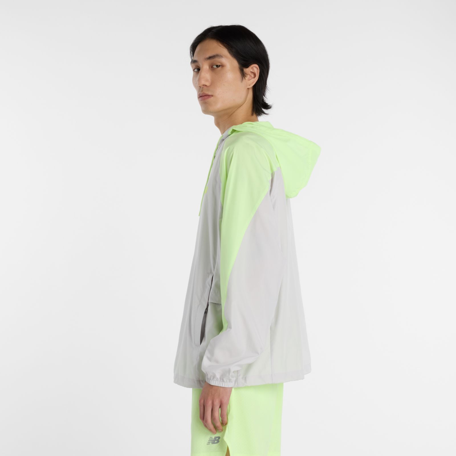 Мужские куртки New Balance Athletics Light Packable Jkt — фото 5