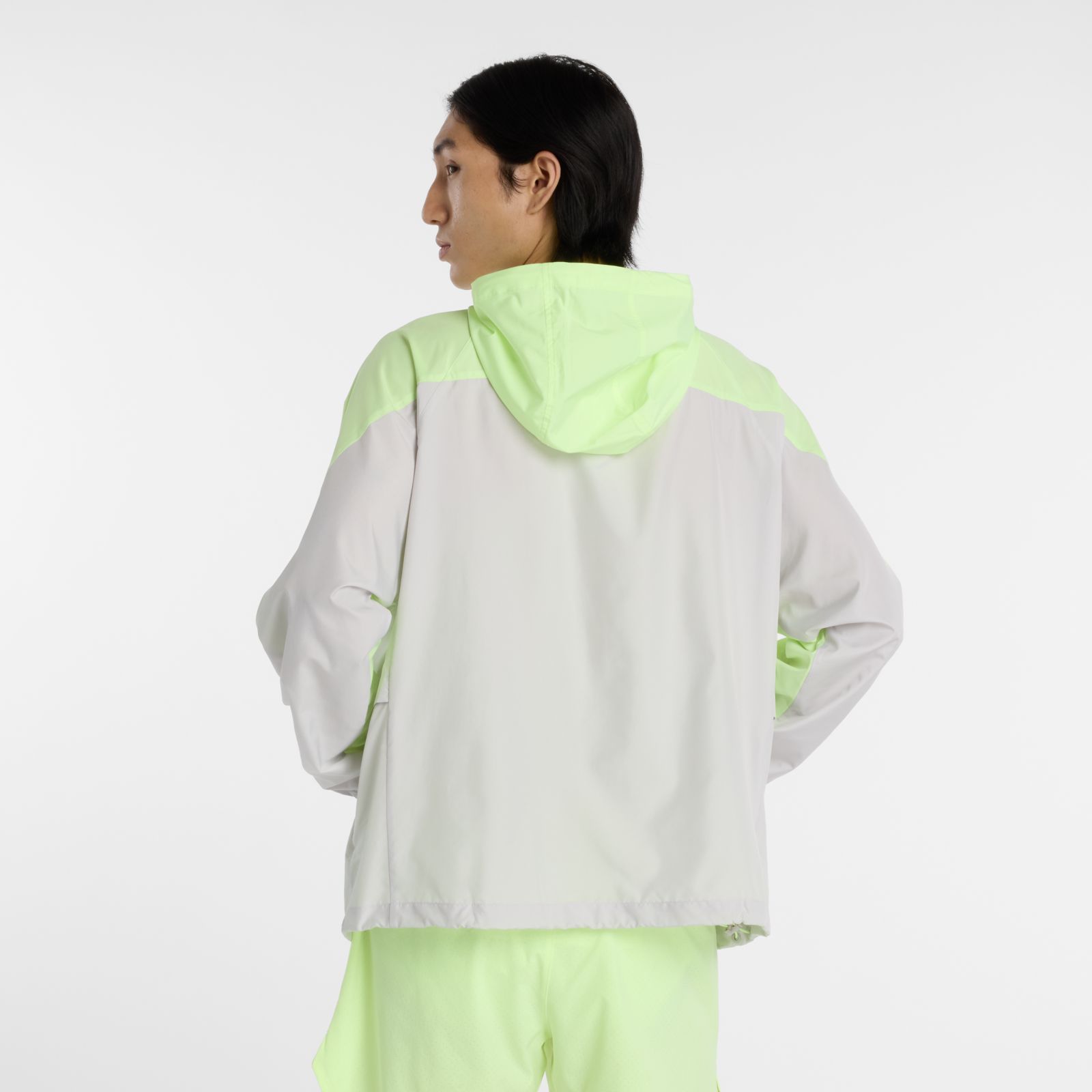 Мужские куртки New Balance Athletics Light Packable Jkt — фото 4