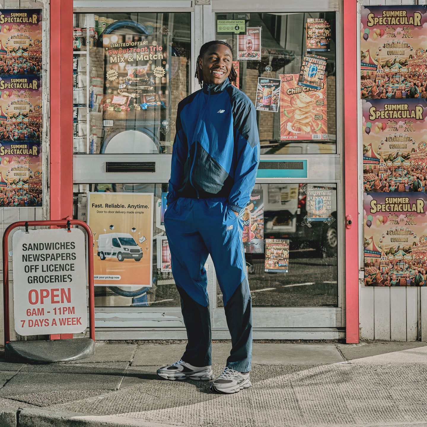 Мужская куртка New Balance Sport Legacy, цвет: Тёмно-синий / Синий — фото 9