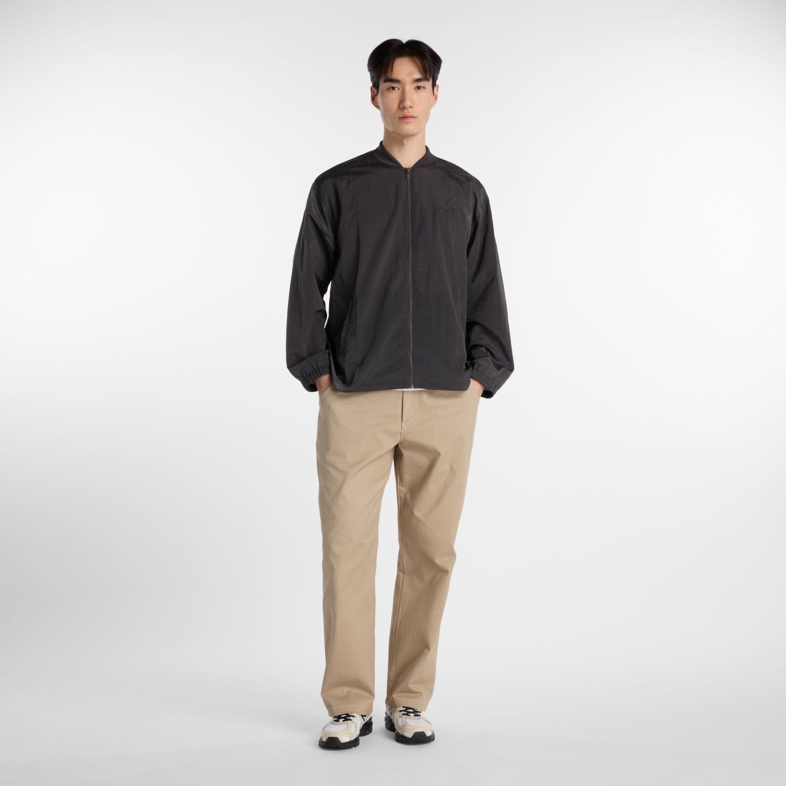 Мужские куртки New Balance Shohei Crinkle Nylon Jacket — фото 2