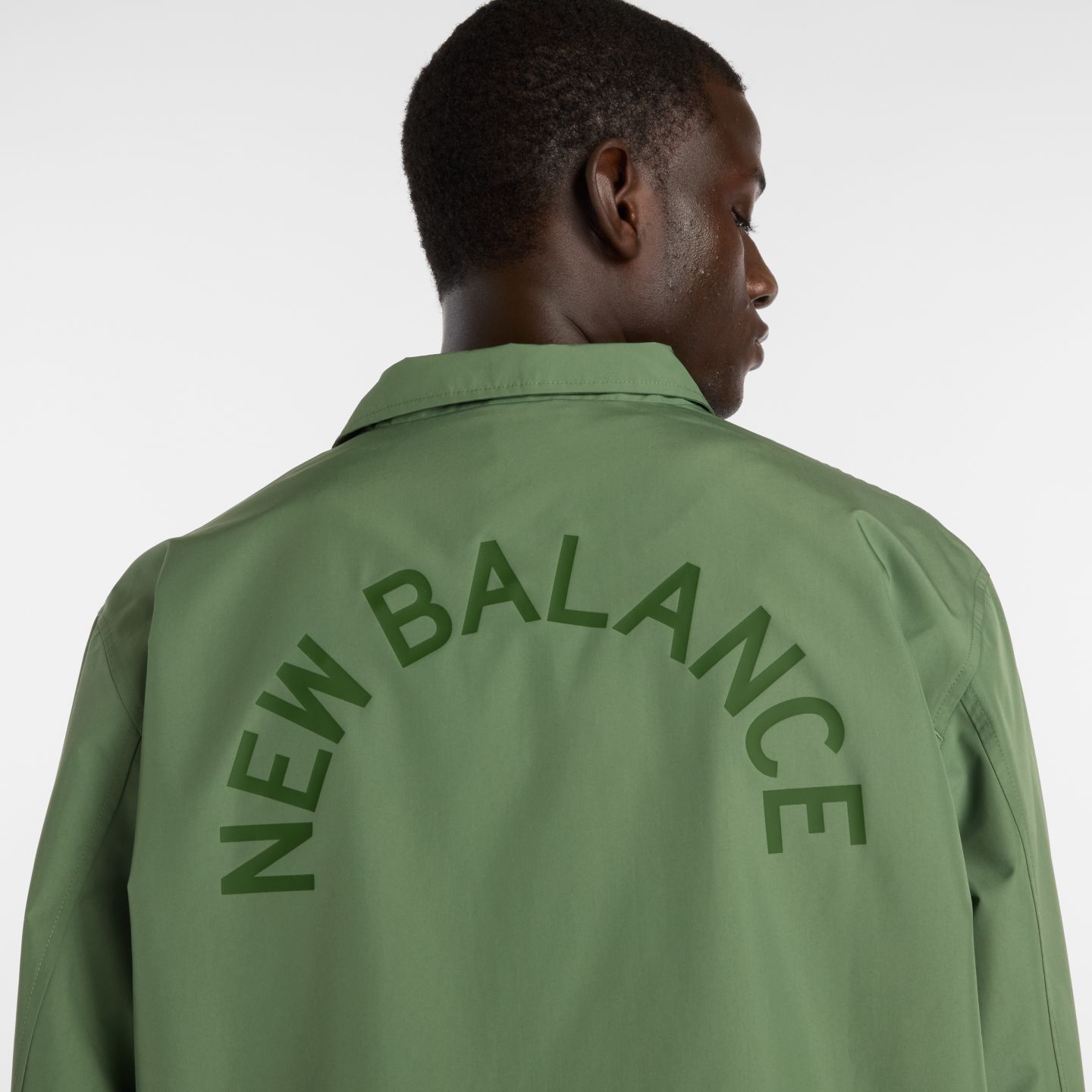 Мужская куртка New Balance Lightweight Coaches, цвет: Зелёный — фото 3