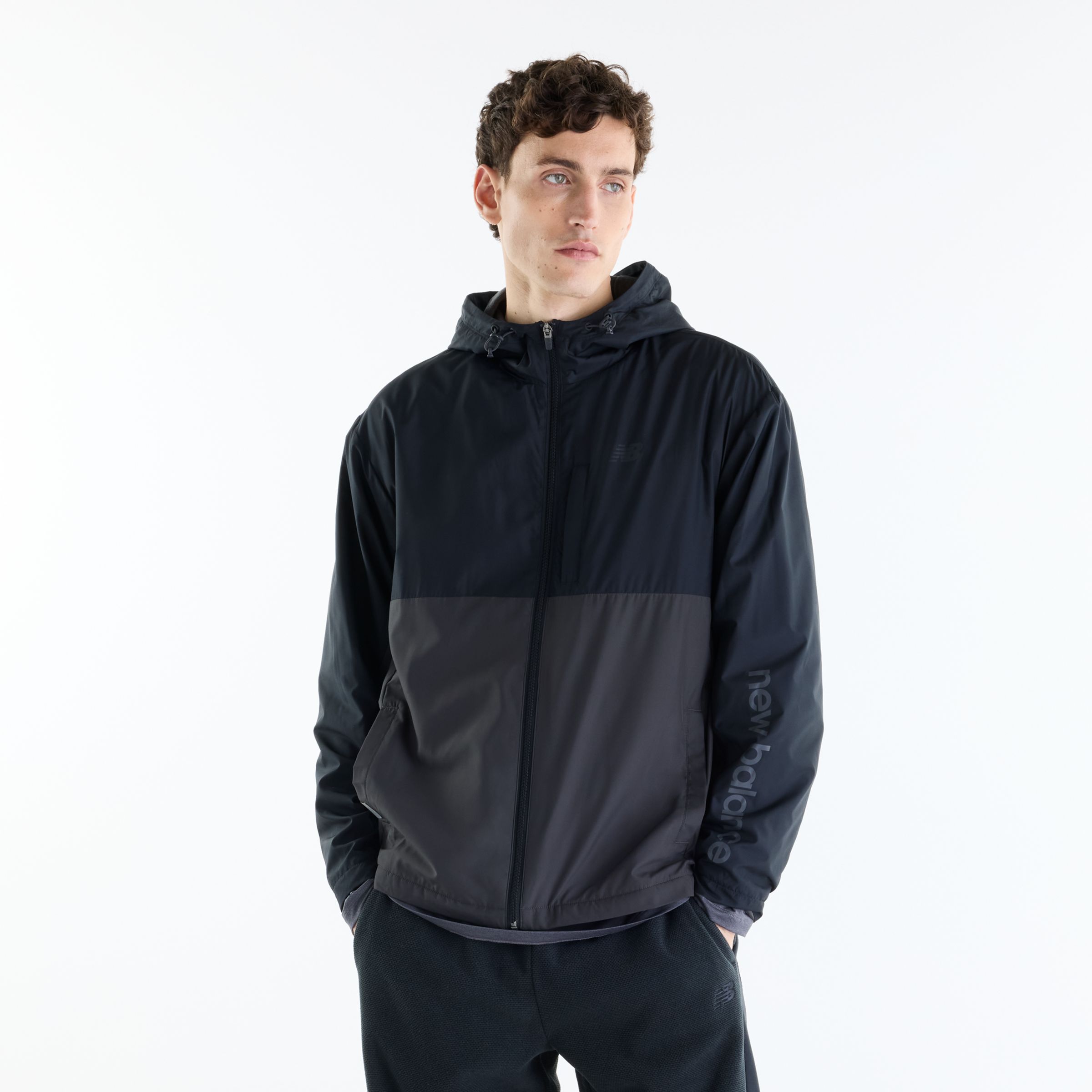 Ante is wearing size M and is 6'2"/187.96cm. Chest: 37.5"/95.25cm, Waist: 31"/78.74cm, Hips: 40.5"/102.87cm