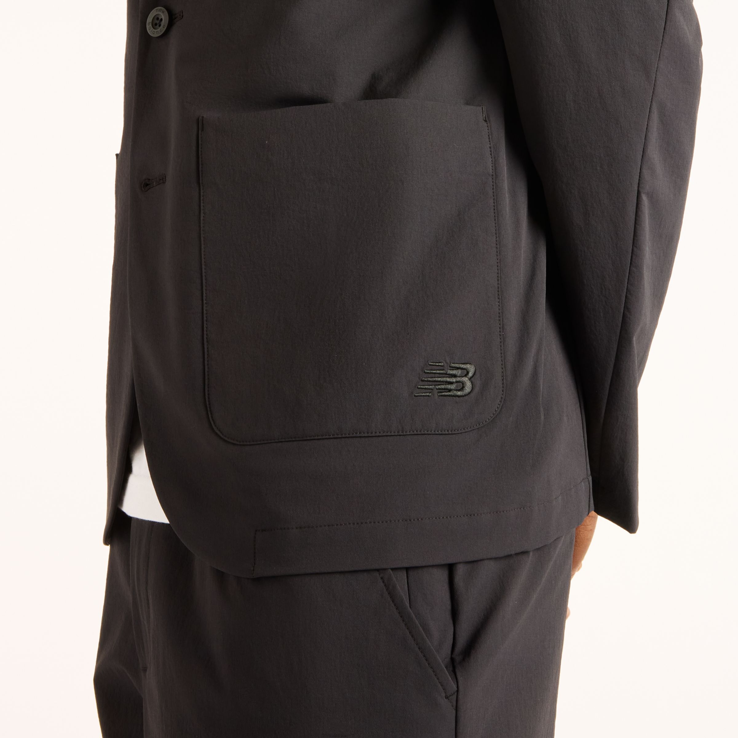 Fall is wearing size M and is 6'/183cm. Chest: 33.5"/85cm, Waist: 26.75"/68cm, Hips: 35"/89cm