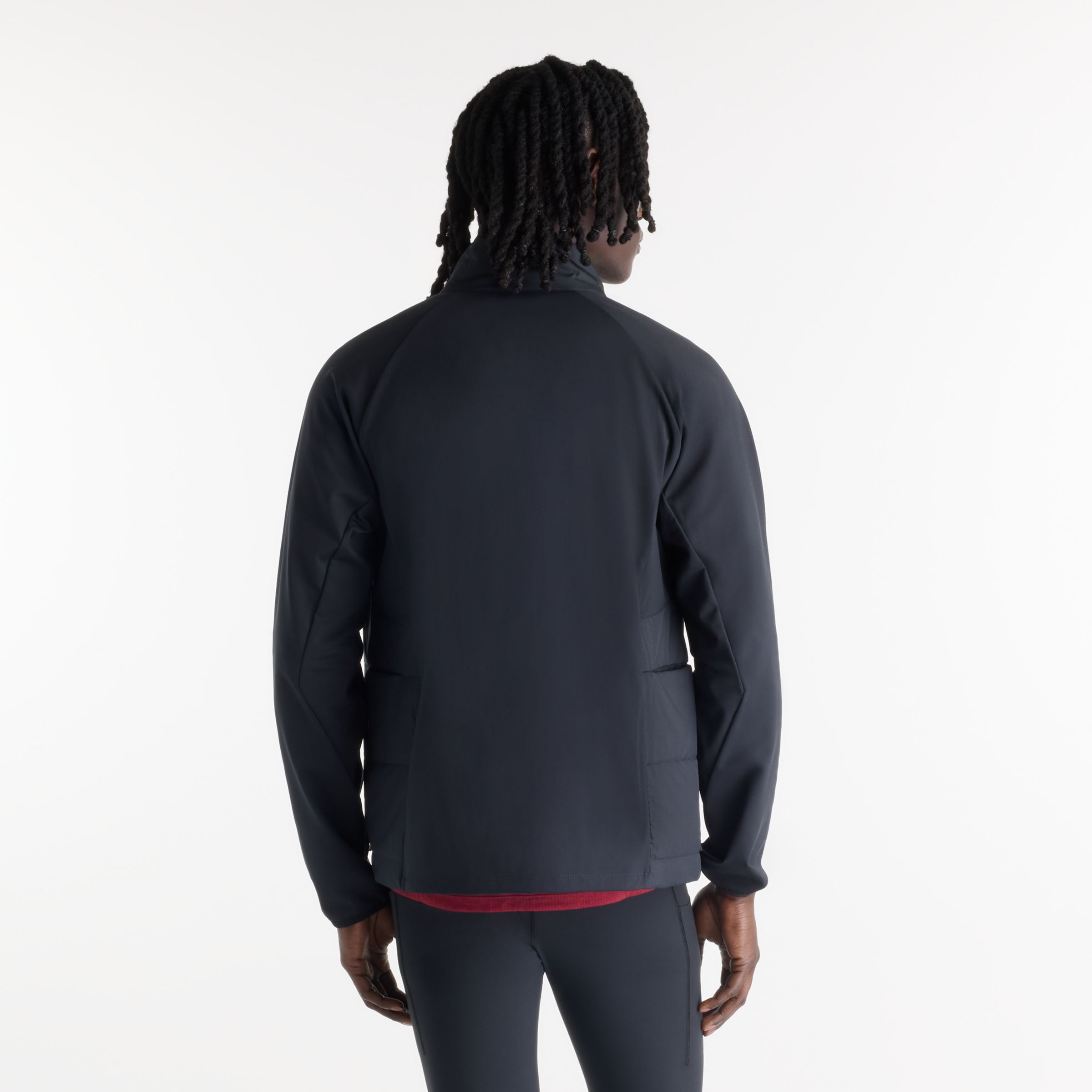Hella is wearing size M and is 6'2"/188cm. Chest: 37"/94cm, Waist: 30"/76cm
