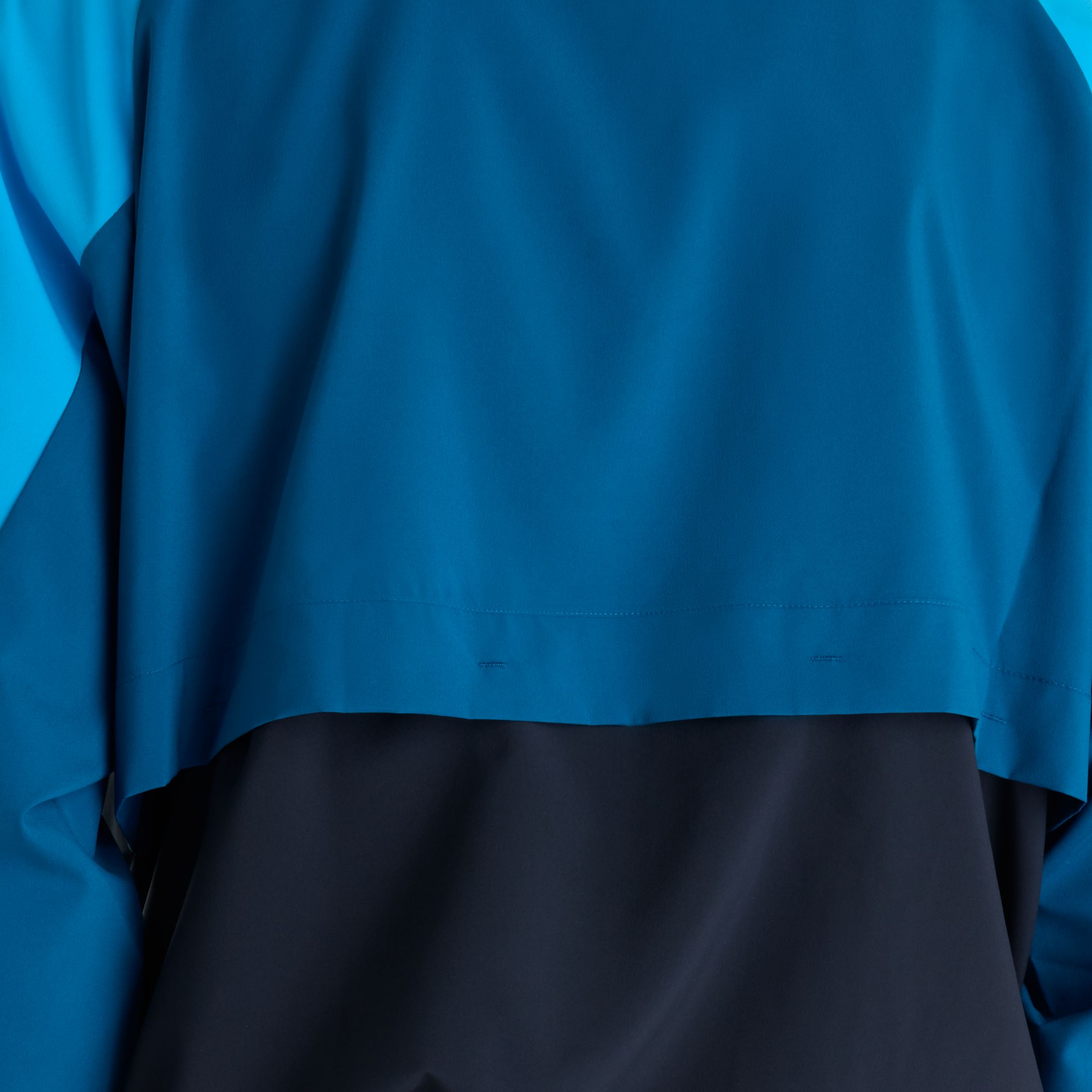 Glad is wearing size M and is 6'1"/ 185cm. Waist: 29"/74cm