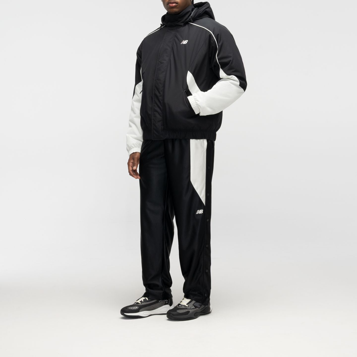 Мужская куртка New Balance Basketball Padded, цвет: Чёрный — фото 2