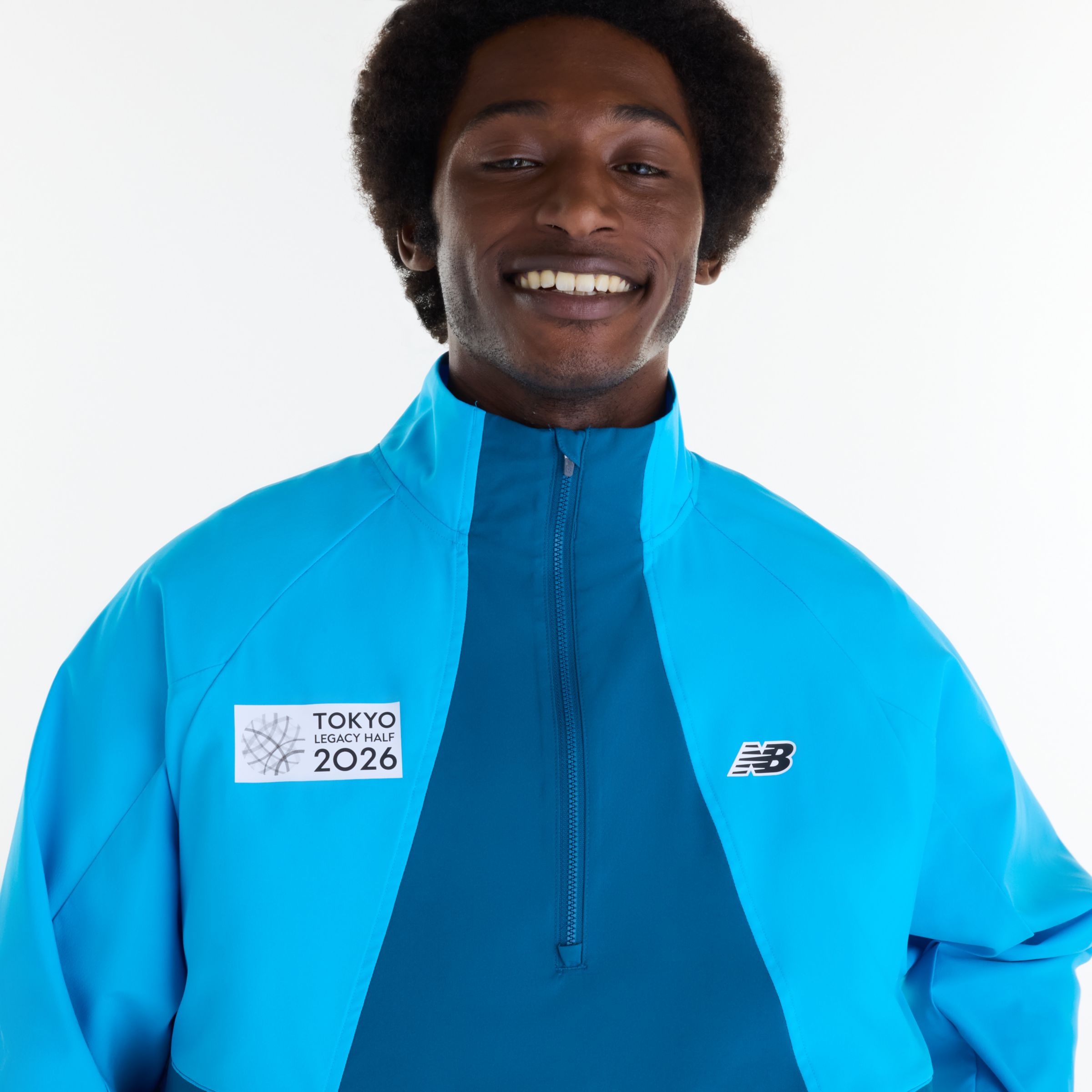 Tyliv is wearing size M and is 6'1"/186cm. Chest: 34.5"/88cm, Waist: 29"/74cm, Hips: 36.5"/93cm