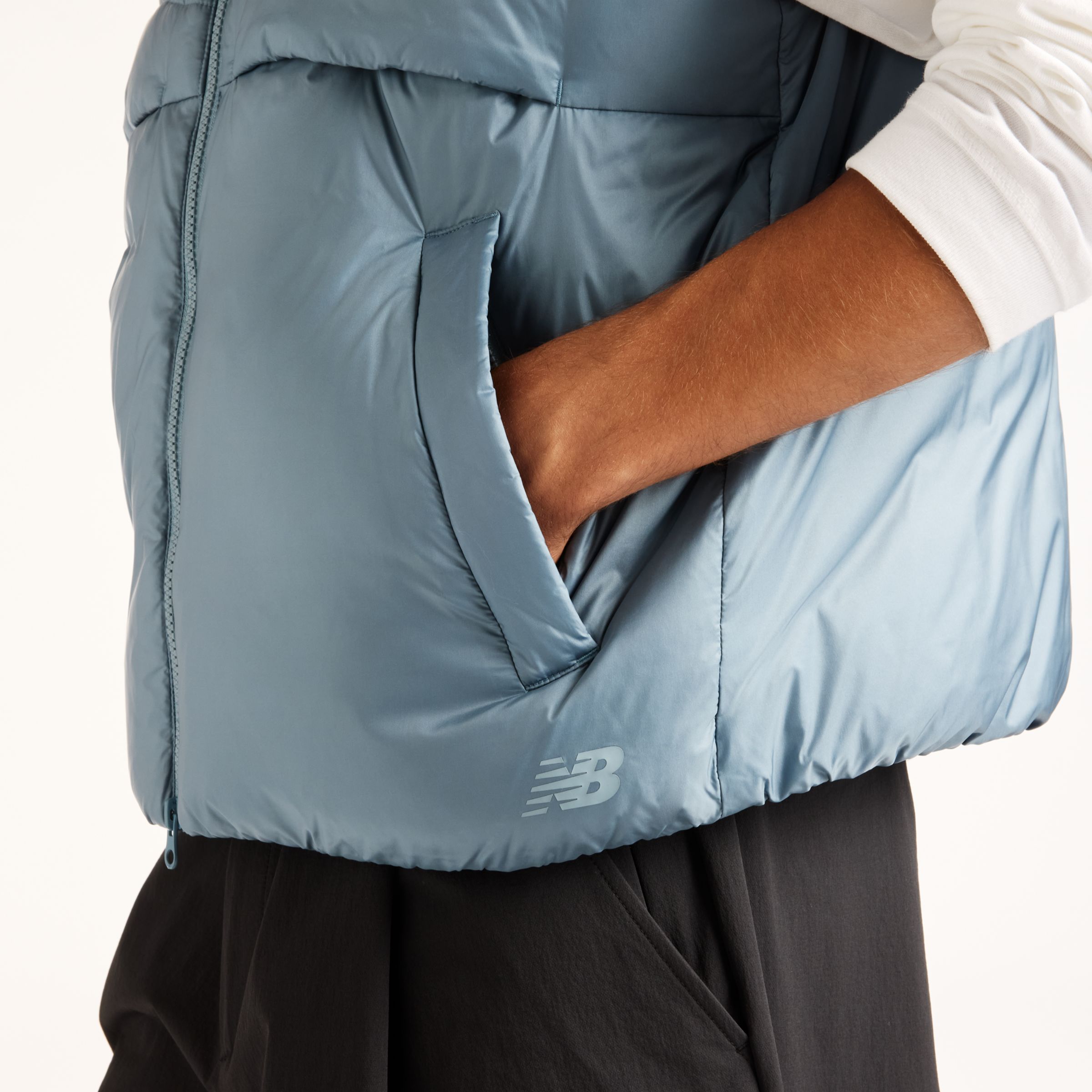 Djairo is wearing size M and is 6'0.5"/184cm. Chest: 37.25"/95cm, Waist: 29.5"/75cm, Hips: 37"/94cm