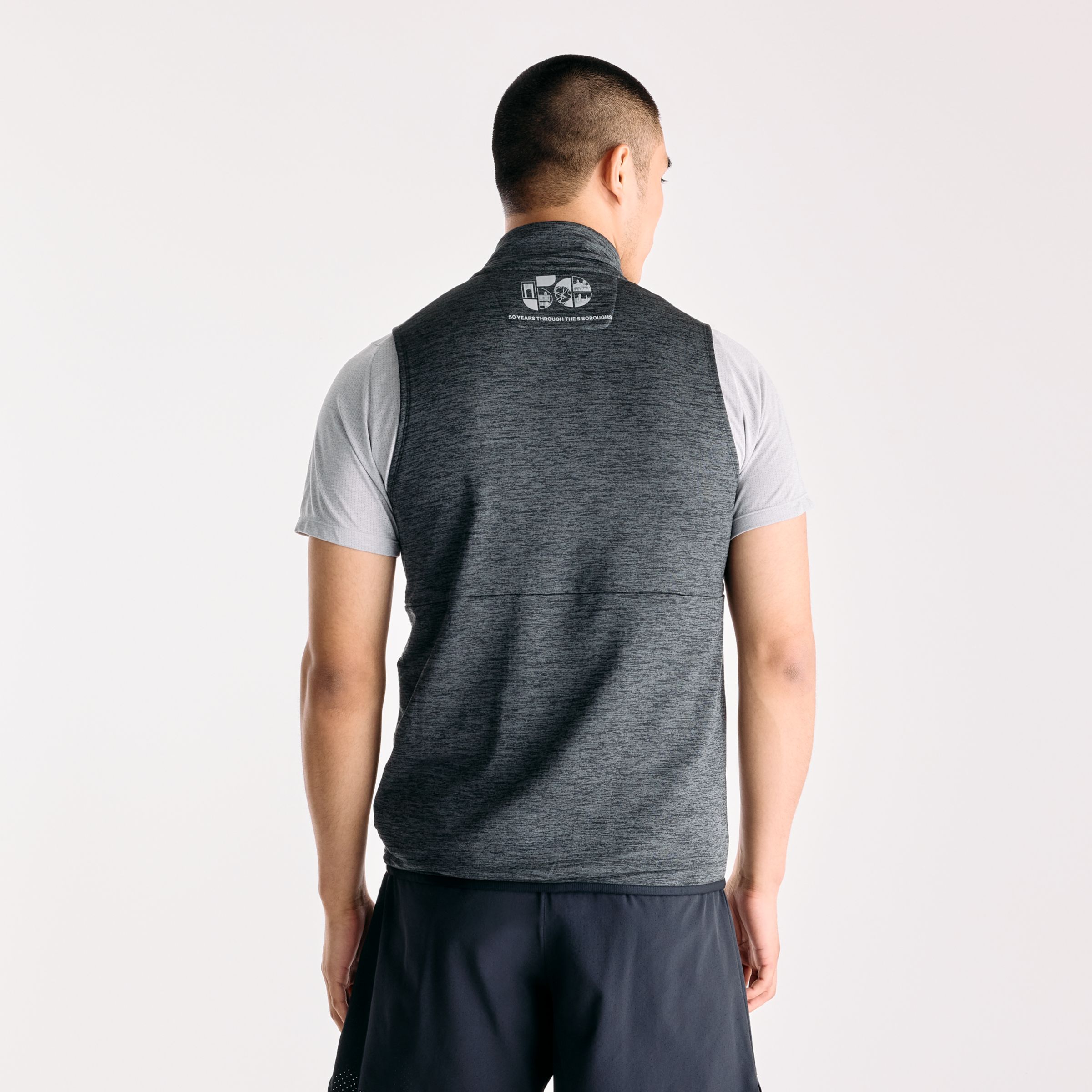 Ngawang is wearing size M and is 6'1"/185 cm. Chest: 38"/96.5 cm, Waist: 31"/78.7 cm