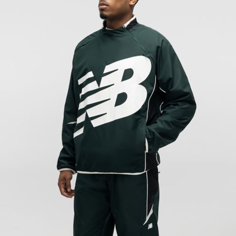Мужские свитеры New Balance Basketball Windbreaker Pullover Top, цвет: Зелёный