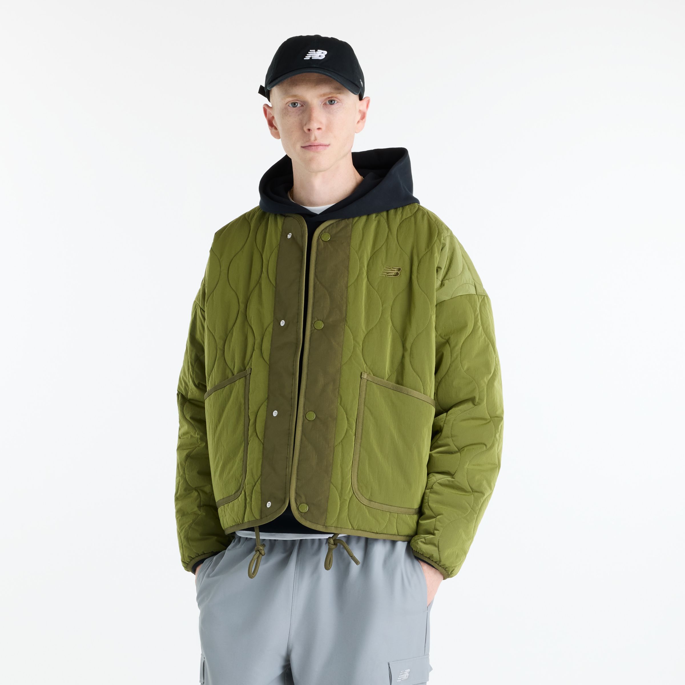 Aidan is wearing size M and is 6'3"/190cm. Chest: 36"/91cm, Waist: 30"/76cm