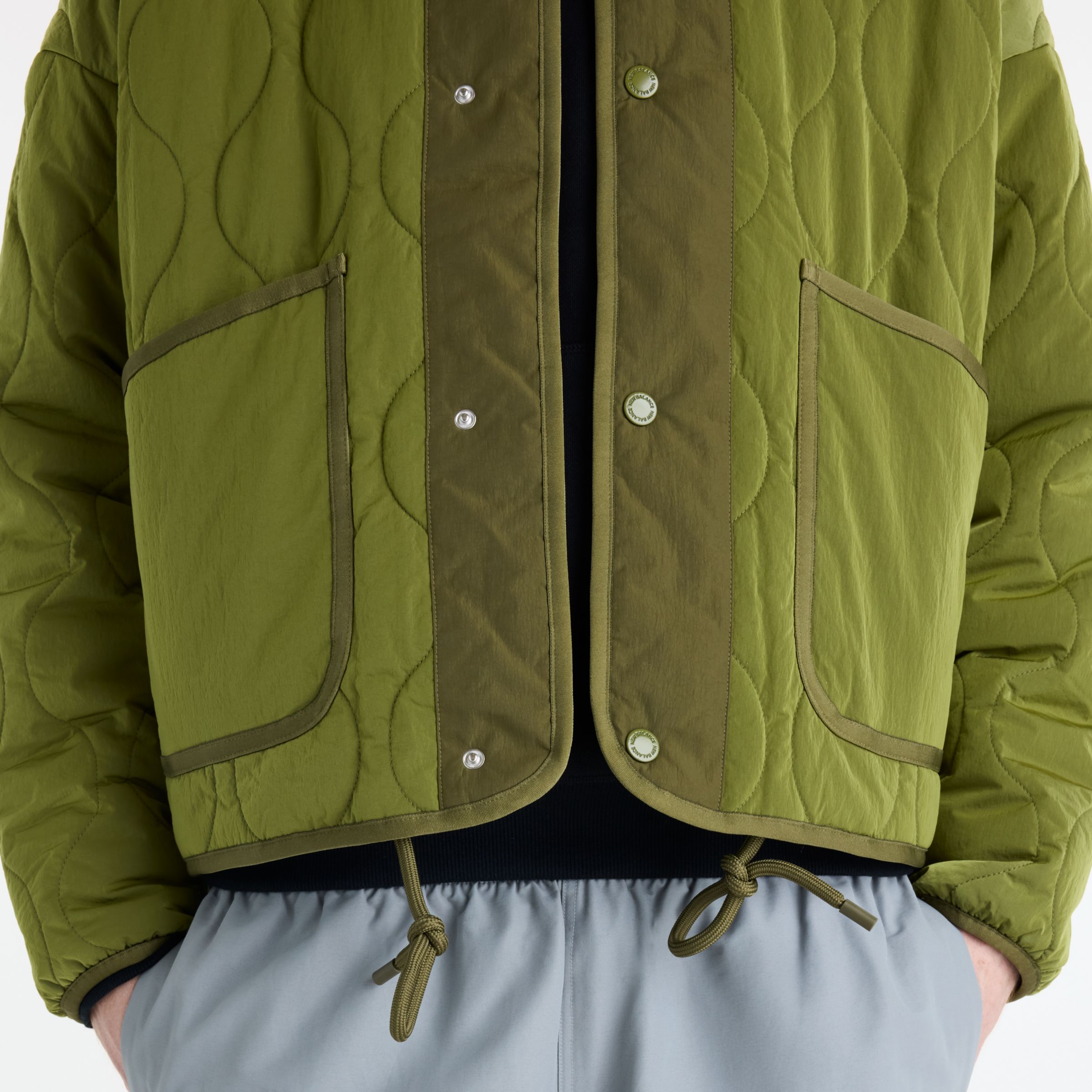 Aidan is wearing size M and is 6'3"/190cm. Chest: 36"/91cm, Waist: 30"/76cm