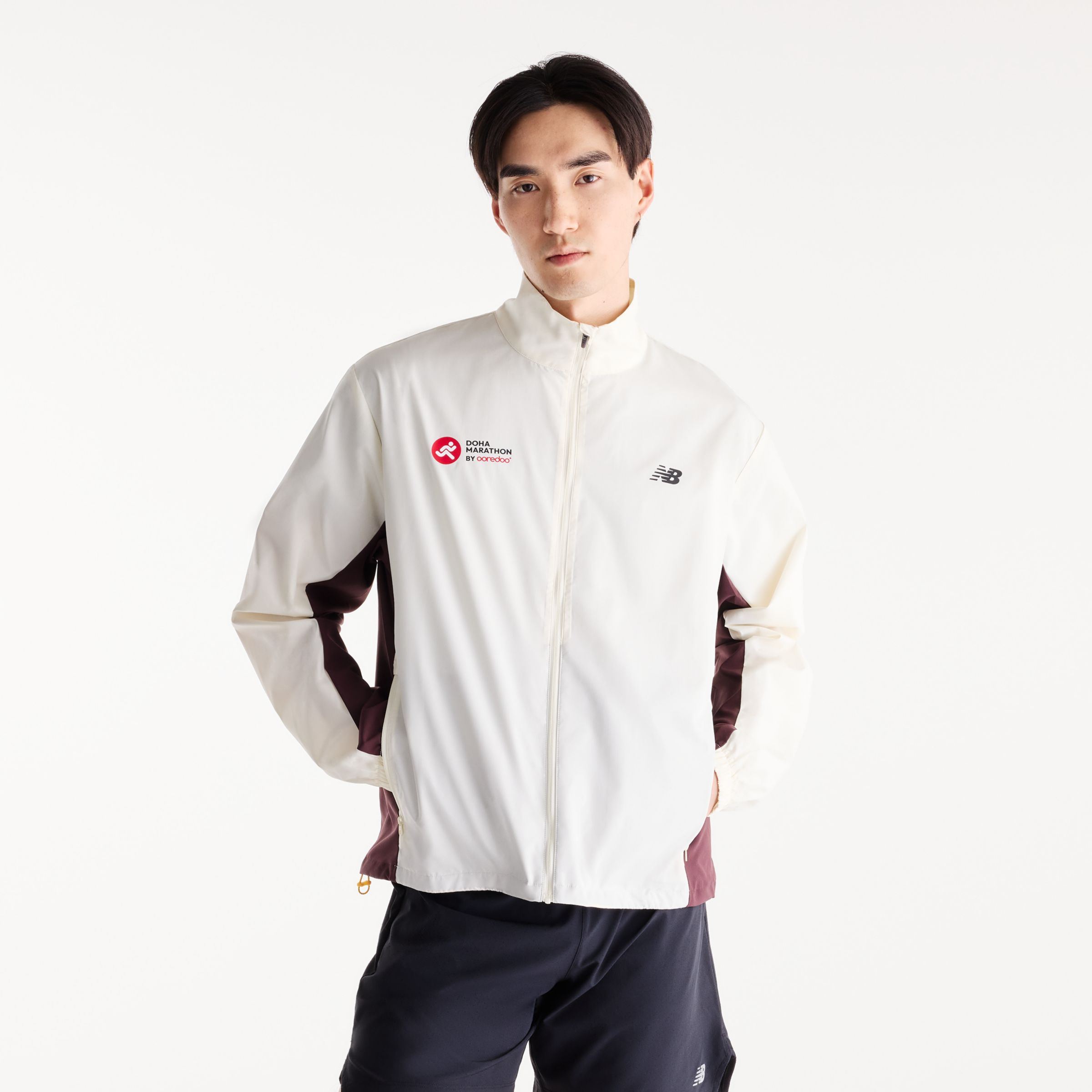 Derek is wearing size M and is 6'1"/187cm. Chest: 38R/96cm, Waist: 31"/79cm