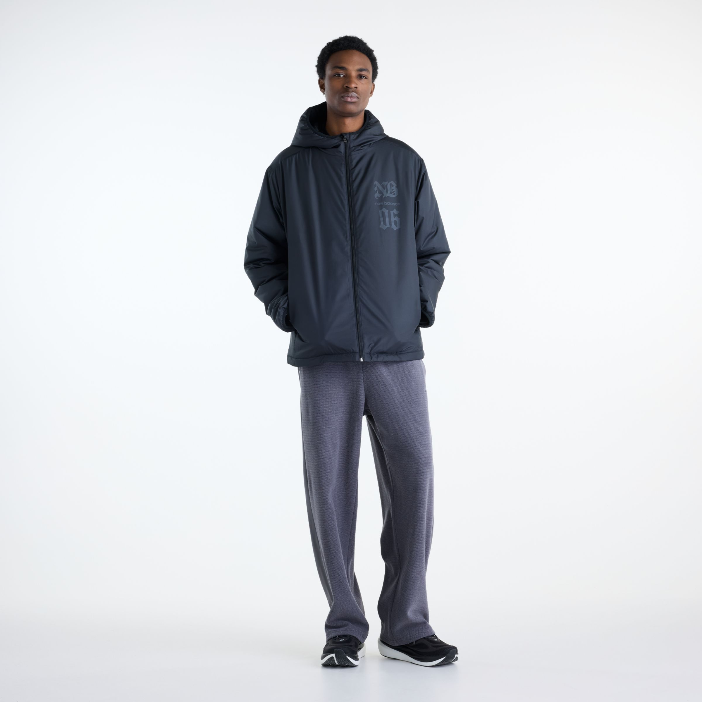 Javo is wearing size M and is 6'1"/188cm. Chest: 29.14"/74cm, Waist: 28"/71cm, Hips: 33.9"/86cm