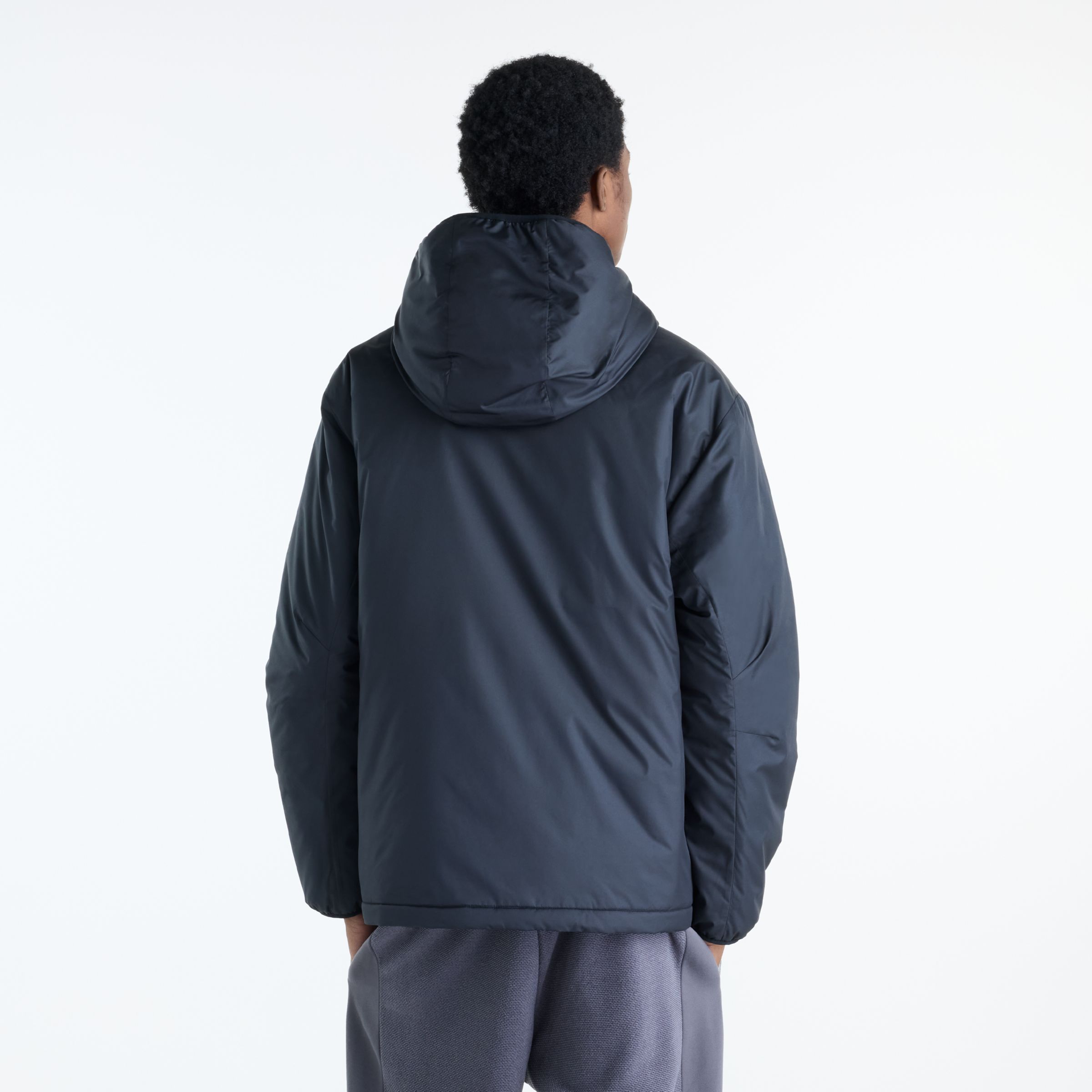 Javo is wearing size M and is 6'1"/188cm. Chest: 29.14"/74cm, Waist: 28"/71cm, Hips: 33.9"/86cm