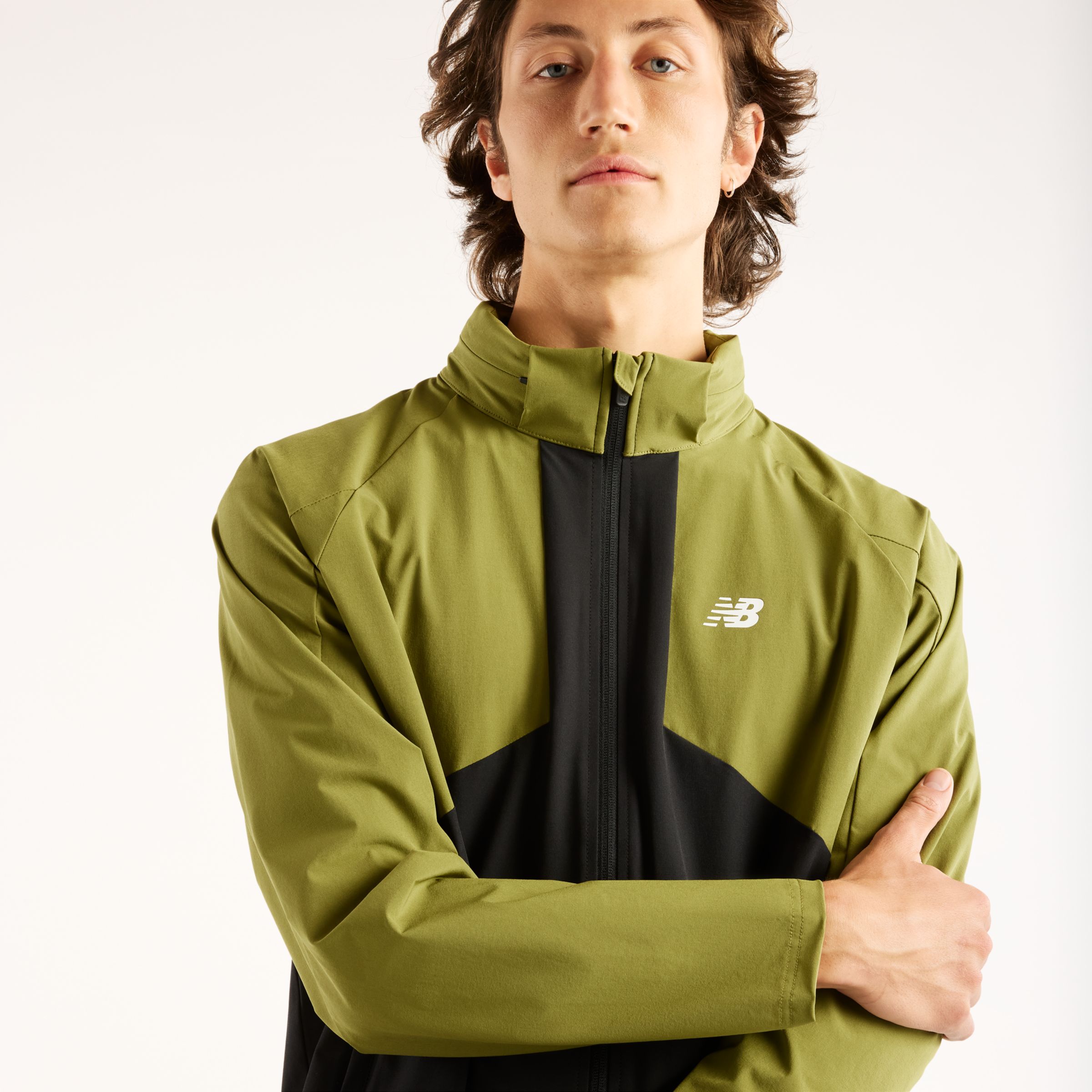 Felix is wearing size M and is 6'/183cm. Chest: 36.5"/93cm, Waist: 30.5"/78cm, Hips: 36.5"/93cm