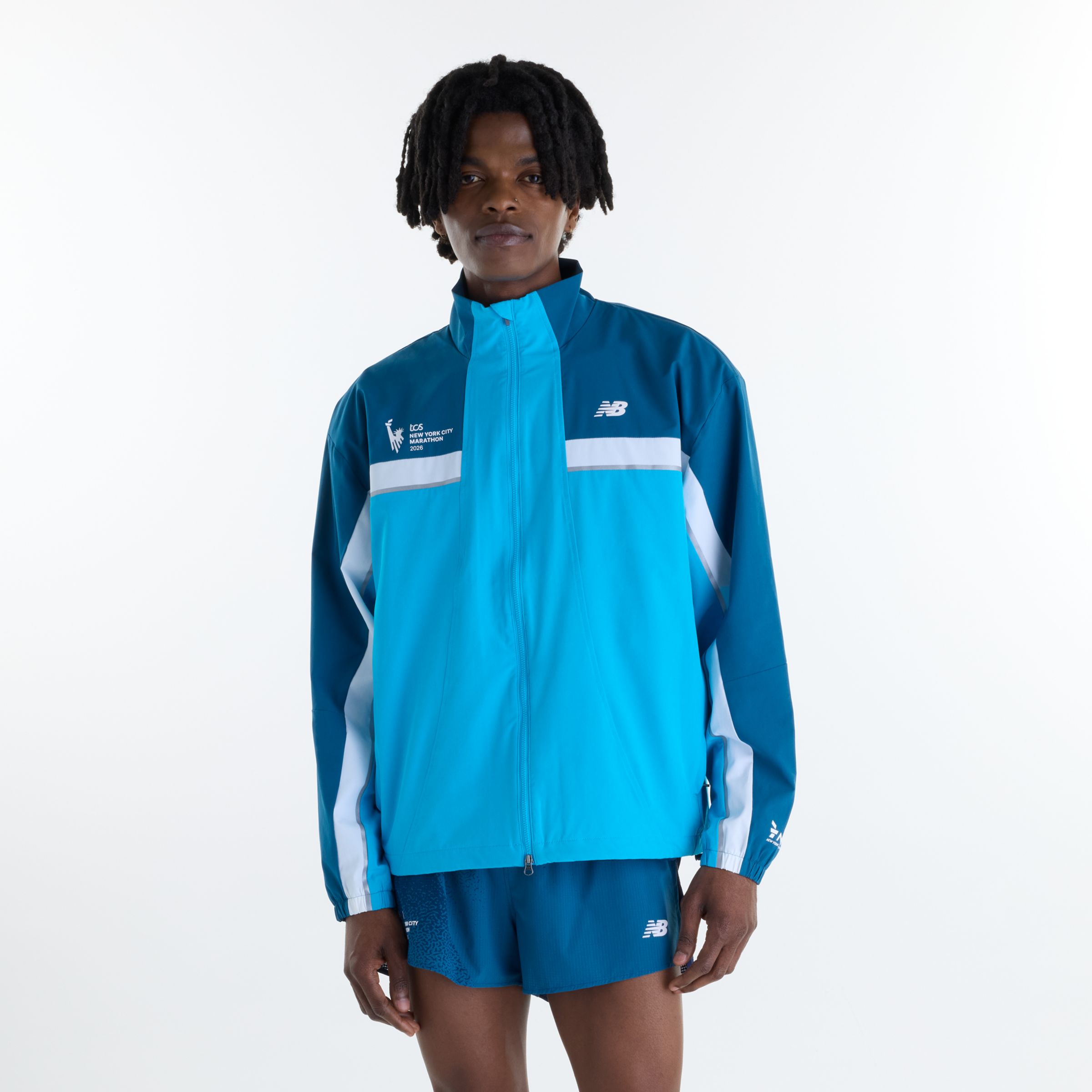 Glad bruger st&oslash;rrelse M og er 6'1"/ 185cm. Bryst : 0, Talje : 29"/74cm