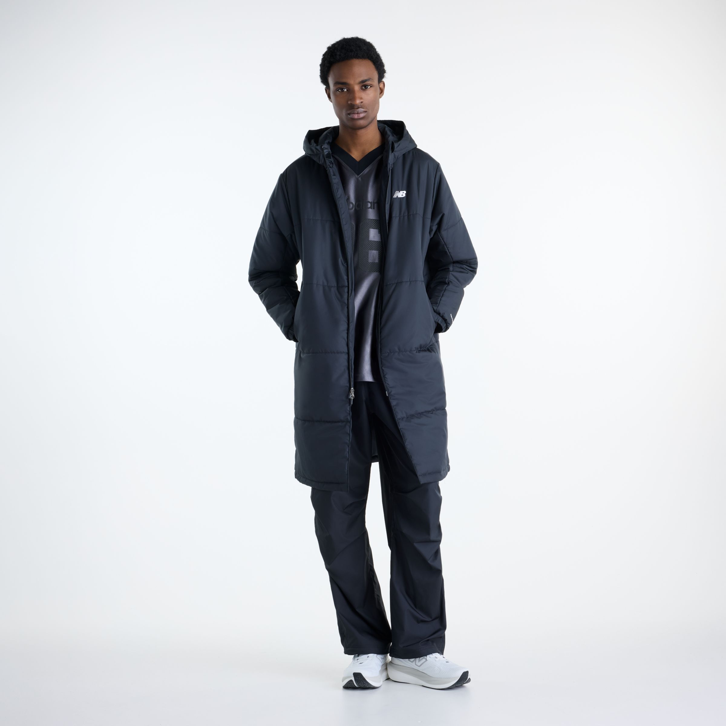 Javo is wearing size M and is 6'1"/188cm. Chest: 29.14"/74cm, Waist: 28"/71cm, Hips: 33.9"/86cm