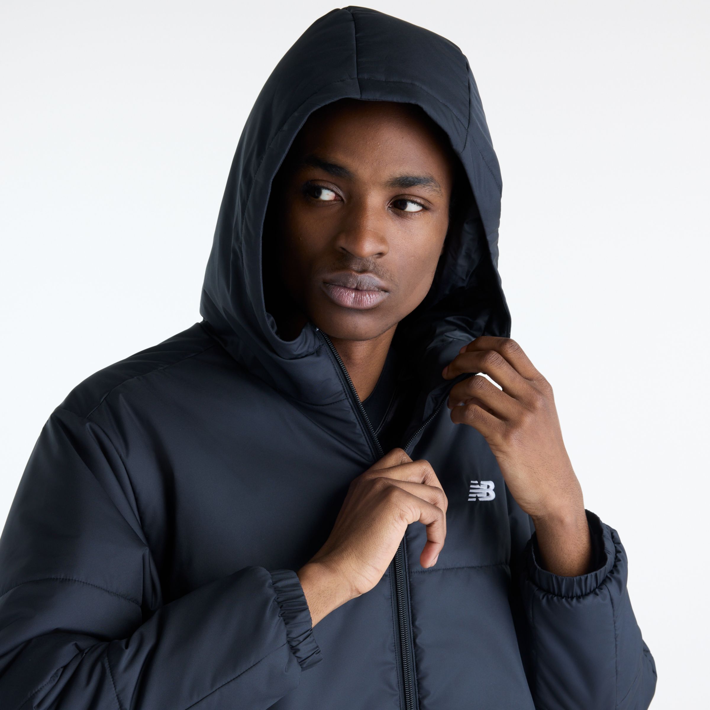 Javo is wearing size M and is 6'1"/188cm. Chest: 29.14"/74cm, Waist: 28"/71cm, Hips: 33.9"/86cm