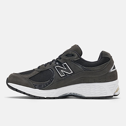 2002R Men's Fashion Sneakers: Style and Comfort Combined - New Balance