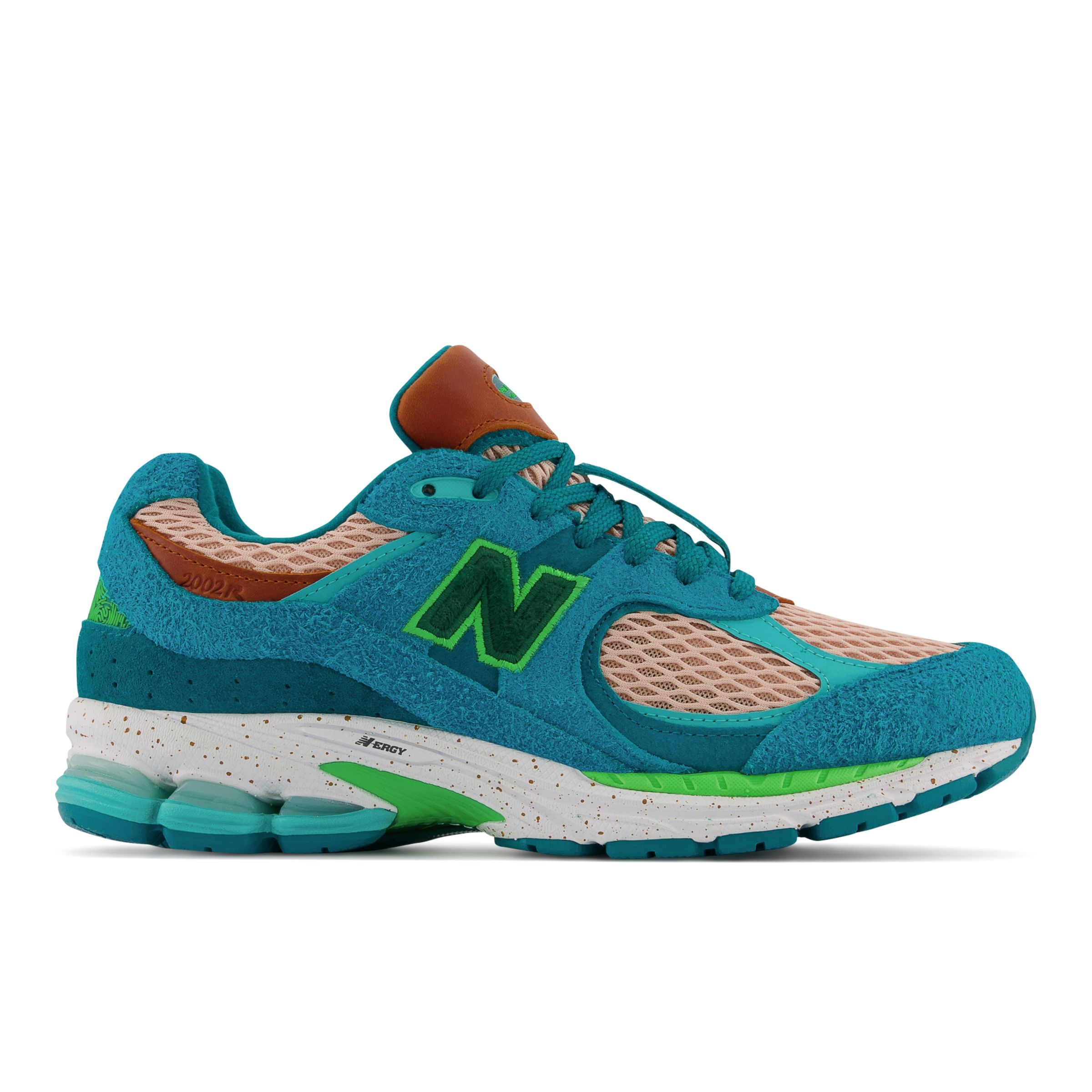 2002r new balance salehe