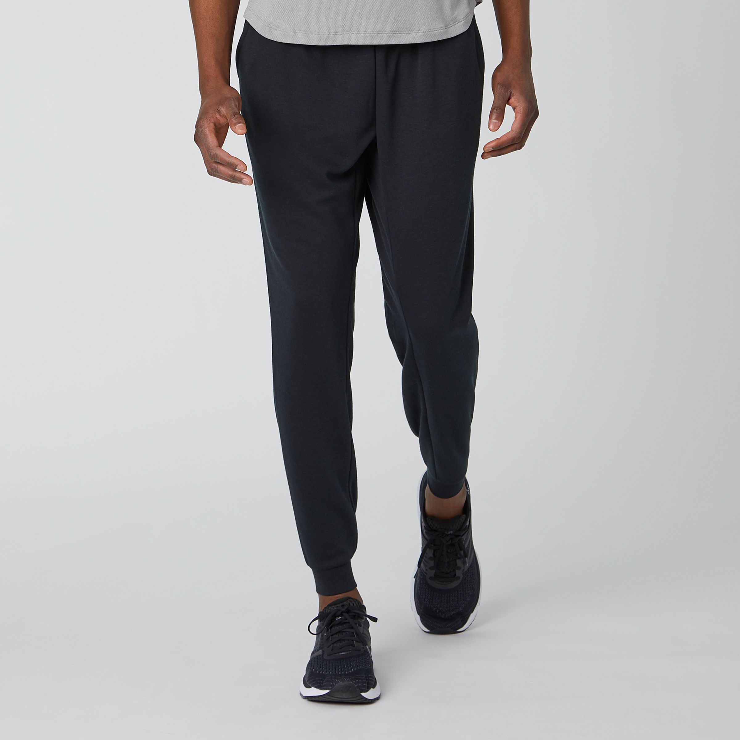 new balance running tenacity tapered joggers in black