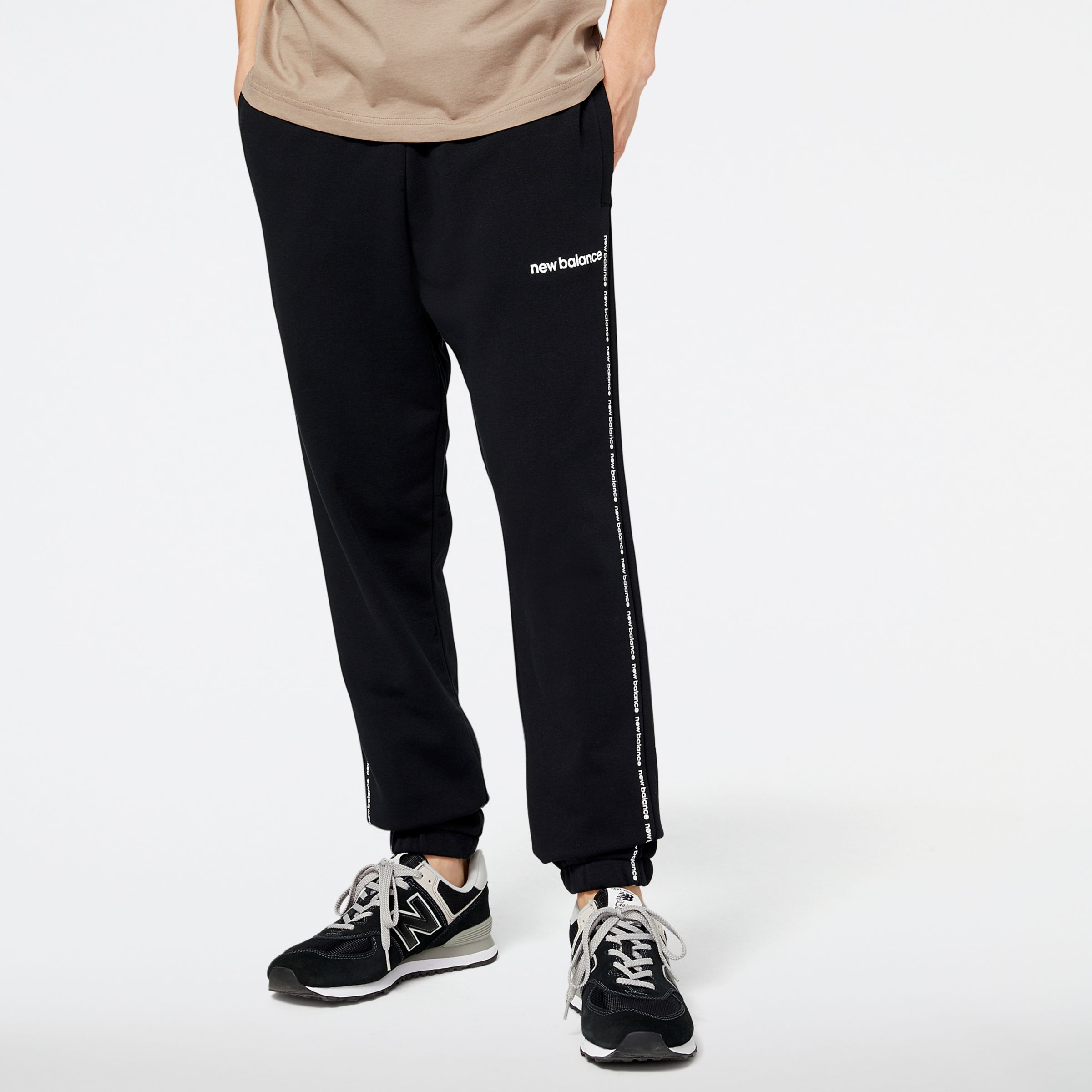 

New Balance Men's NB Essentials Seasonal Fleece Jogger Black - Black