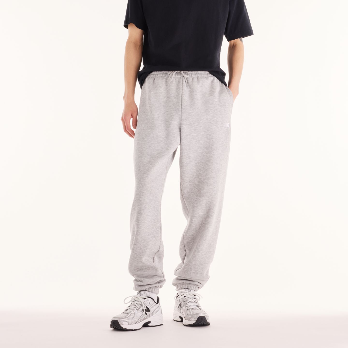 Мужские брюки New Balance Sport Essentials Fleece Jogger, цвет: Серый — фото 1