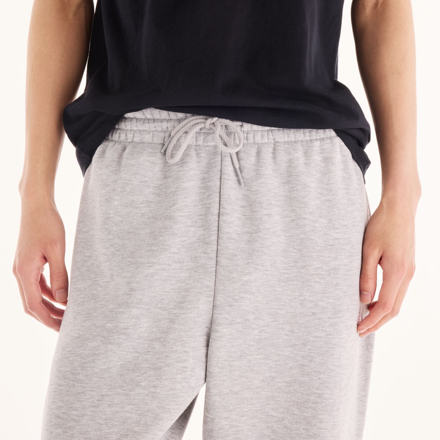 Мужские брюки New Balance Sport Essentials Fleece Jogger, цвет: Серый — фото 2