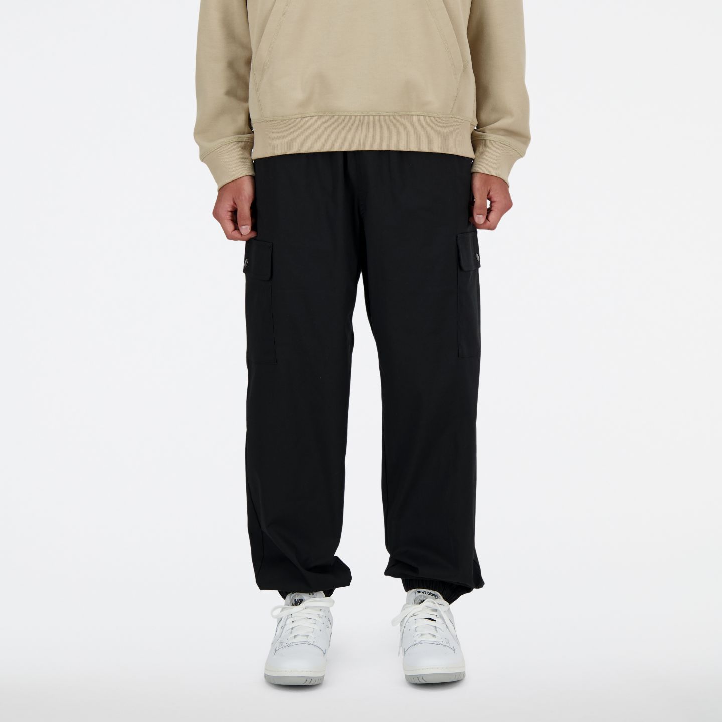 Мужские брюки New Balance Twill Cargo Jogger, цвет: Чёрный — фото 1