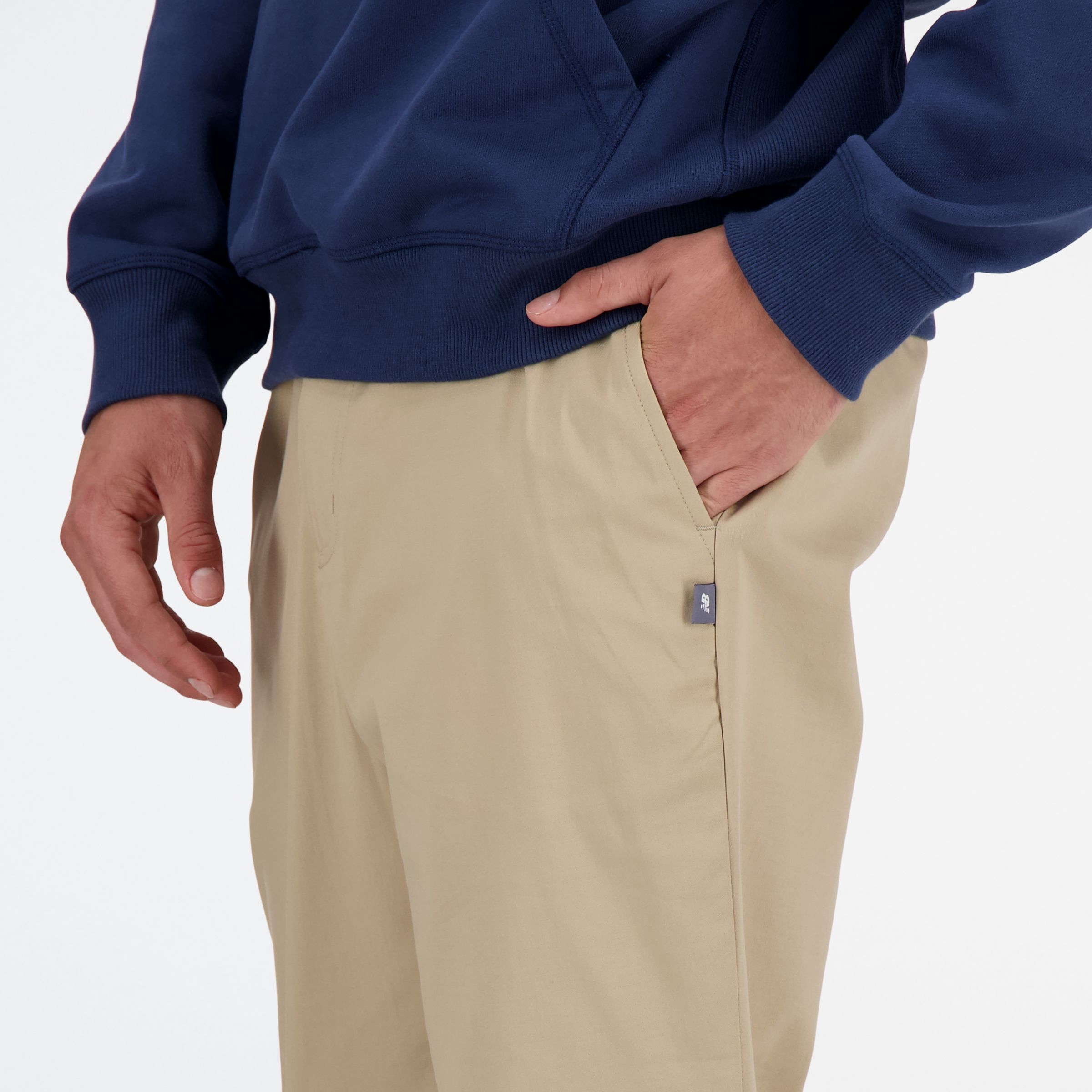 Sebastian is wearing size M and is 6'2"/188cm. Chest: 38.75"/98.4cm, Waist: 32"/81.3cm, Hips: 39"/99cm