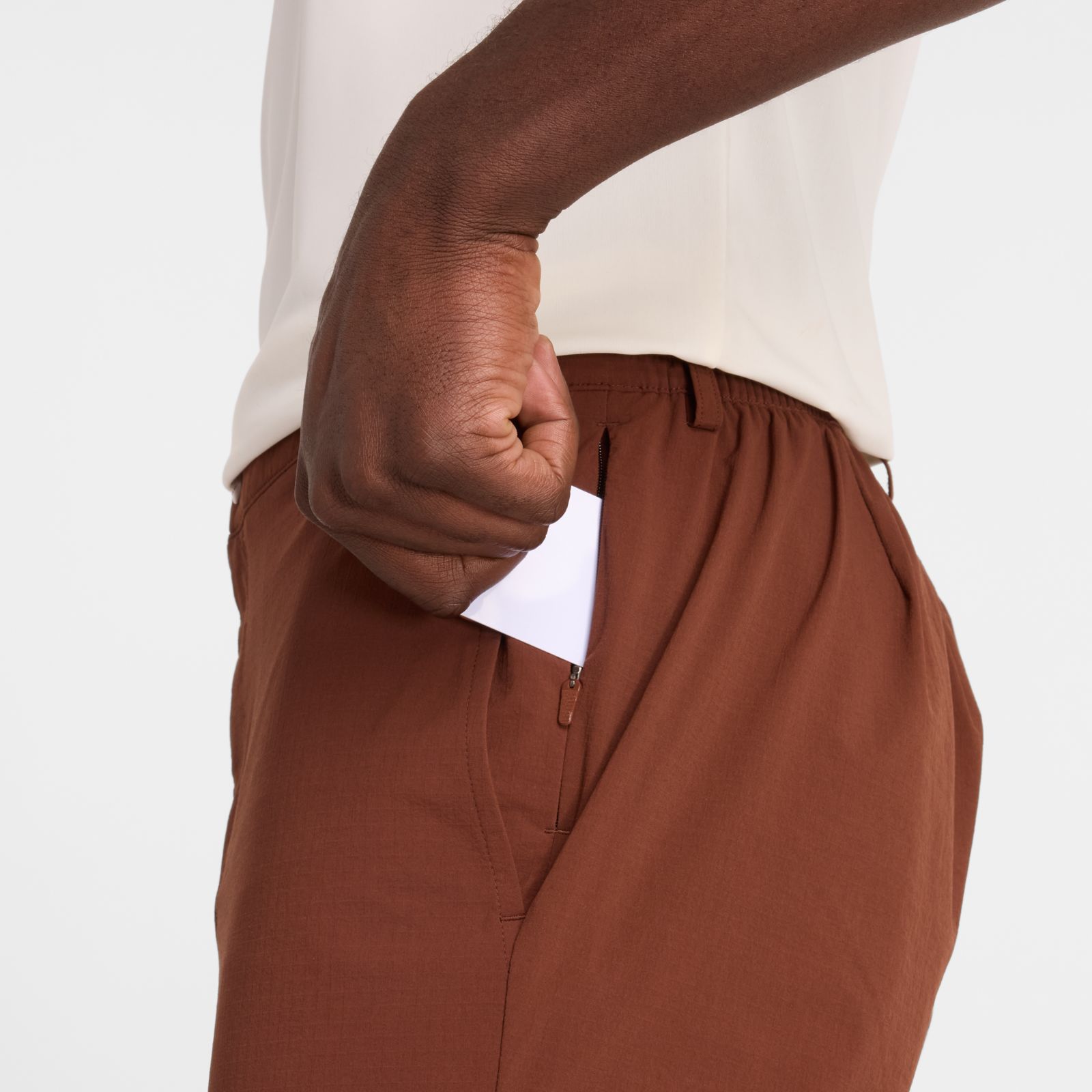 Мужские брюки New Balance Athletics Ripstop Standard Tapered Pant 32" — фото 7