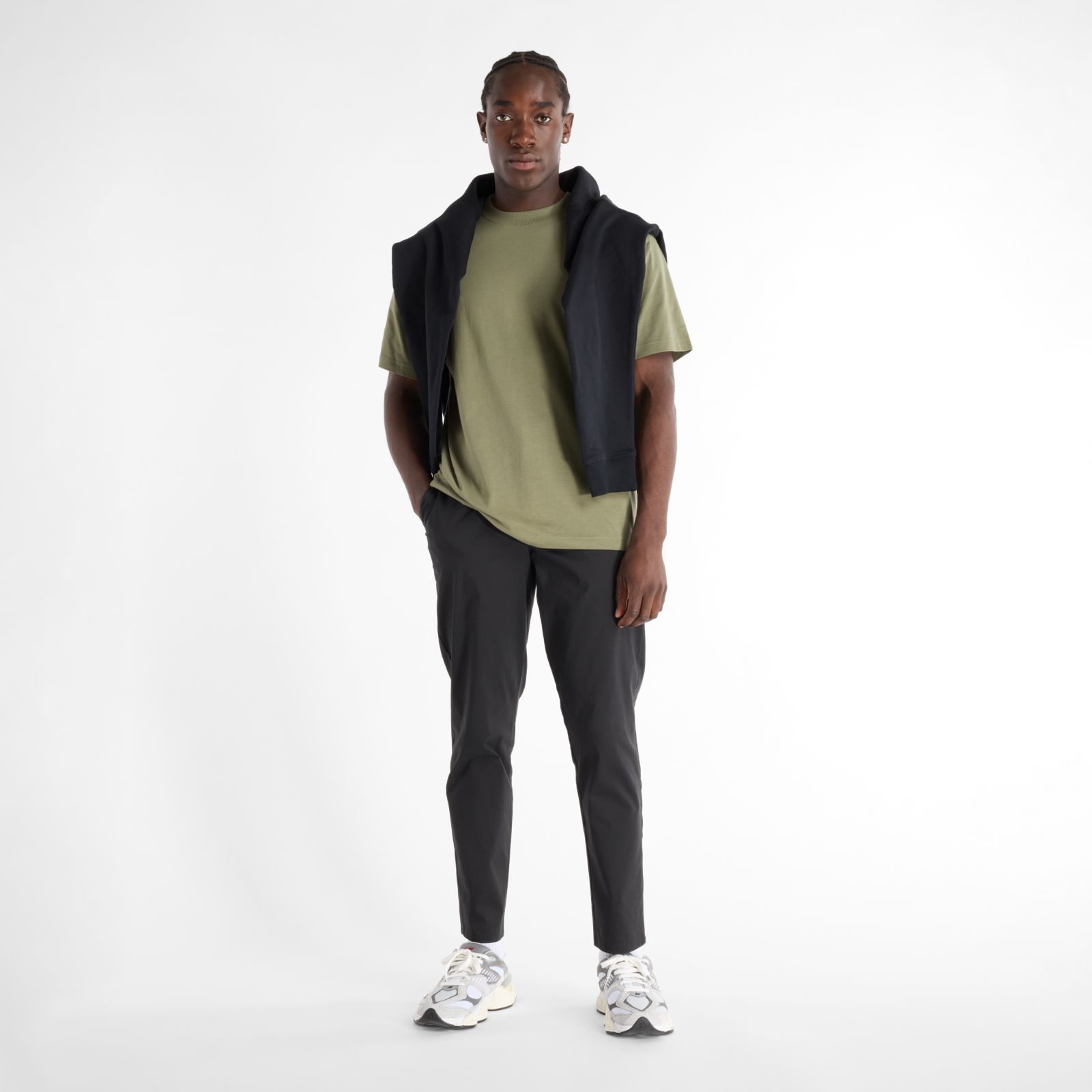 Мужские брюки New Balance Athletics Standard Tapered Pant 30" — фото 2