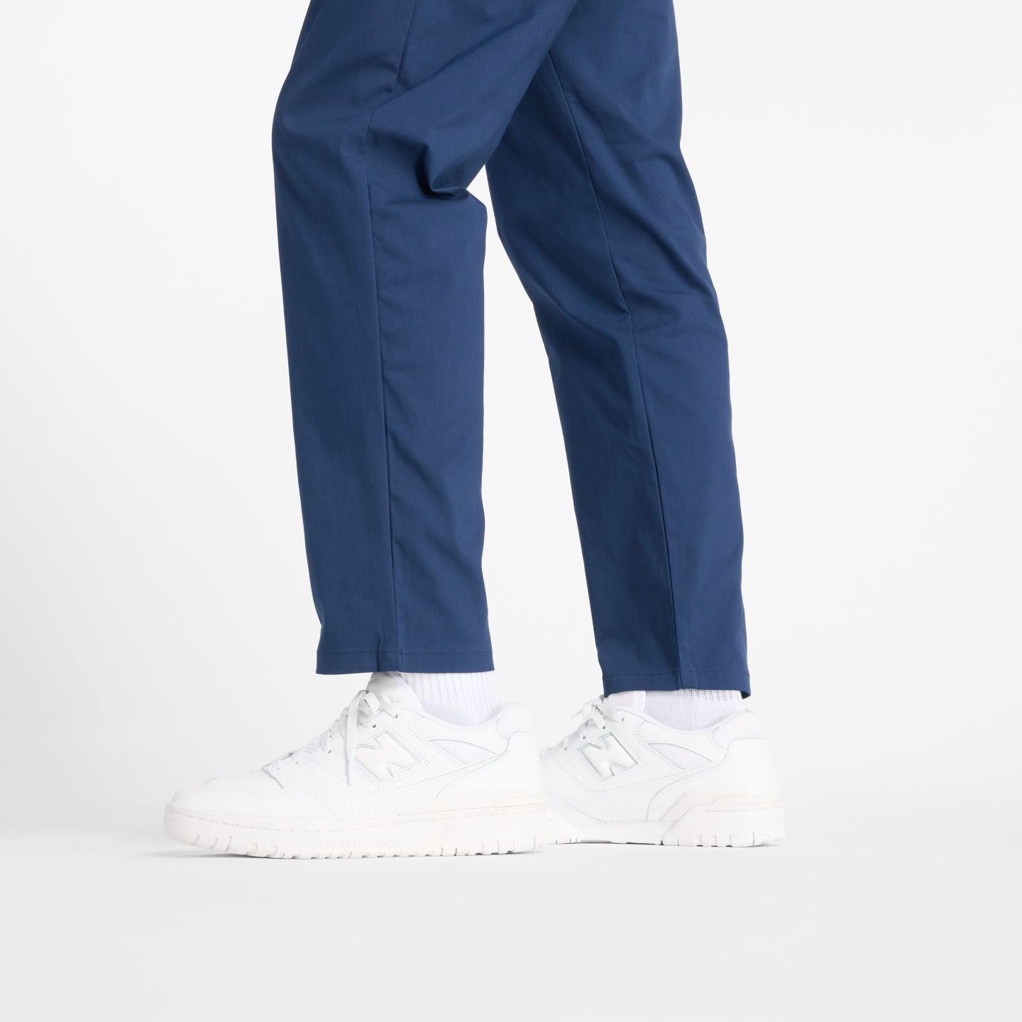 Мужские брюки New Balance Athletics Standard Tapered Pant 30", цвет: Тёмно-синий — фото 7