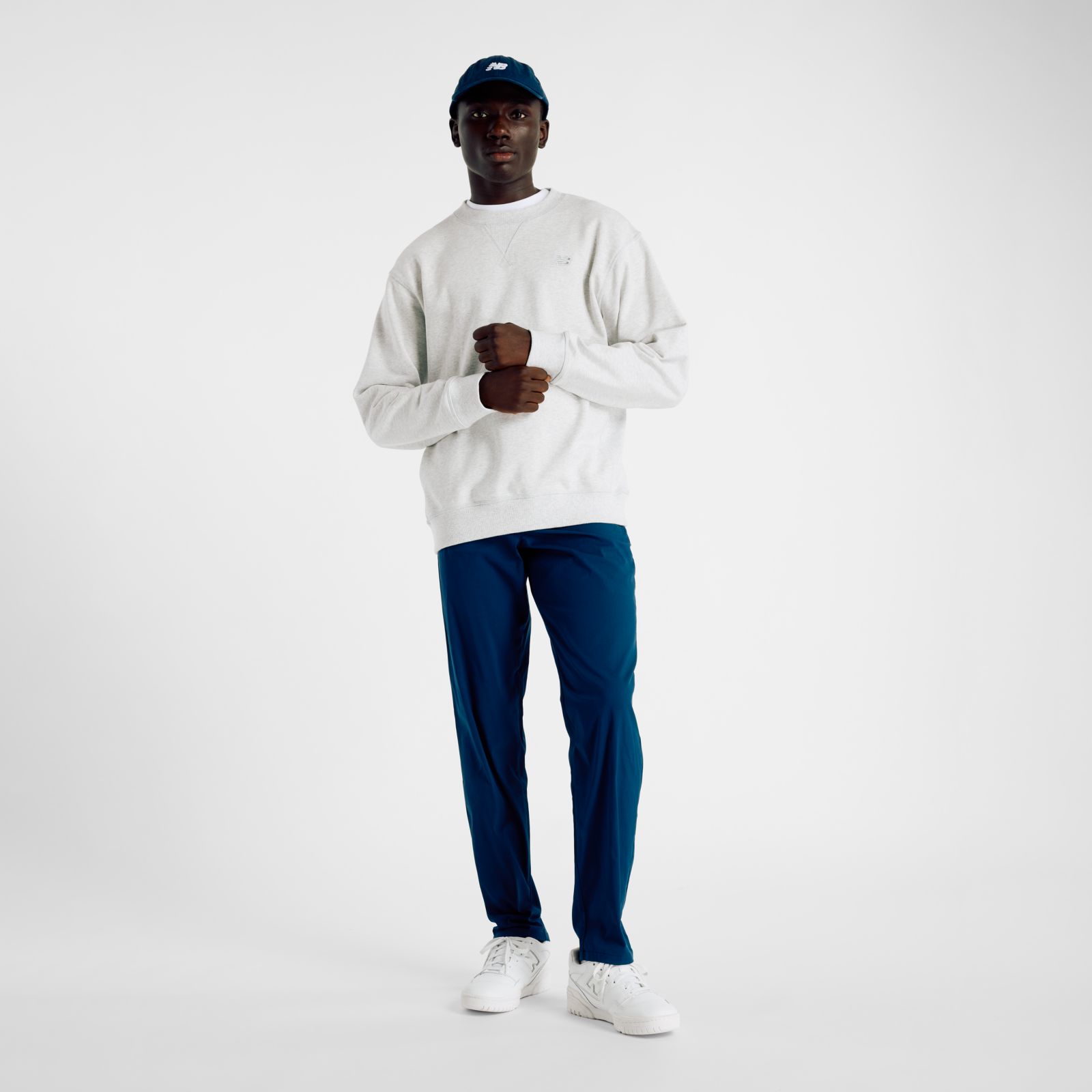 Мужские брюки New Balance Athletics Standard Tapered Pant 32" — фото 2
