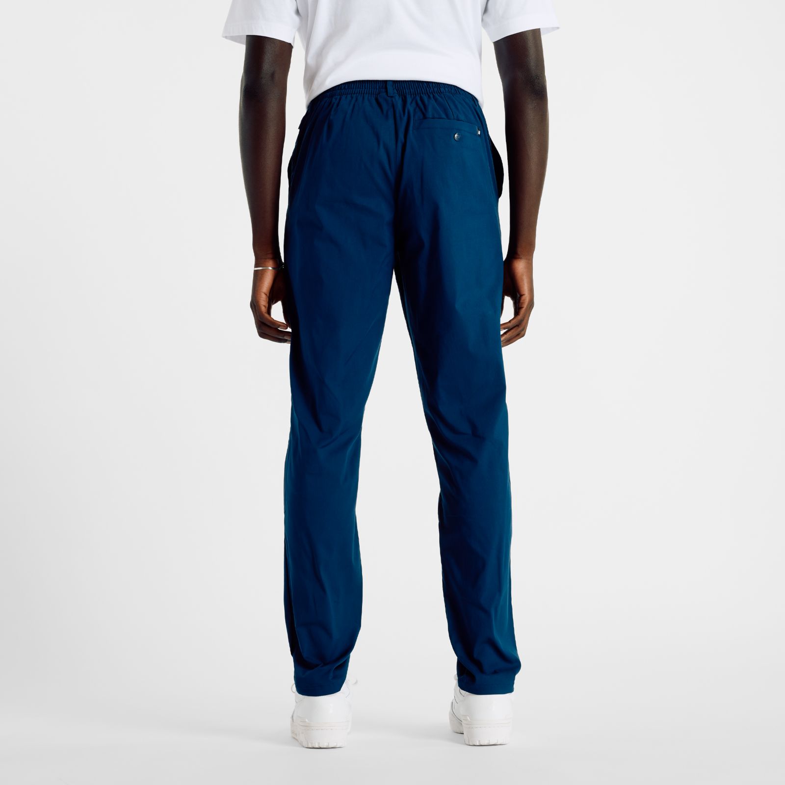 Мужские брюки New Balance Athletics Standard Tapered Pant 32" — фото 4