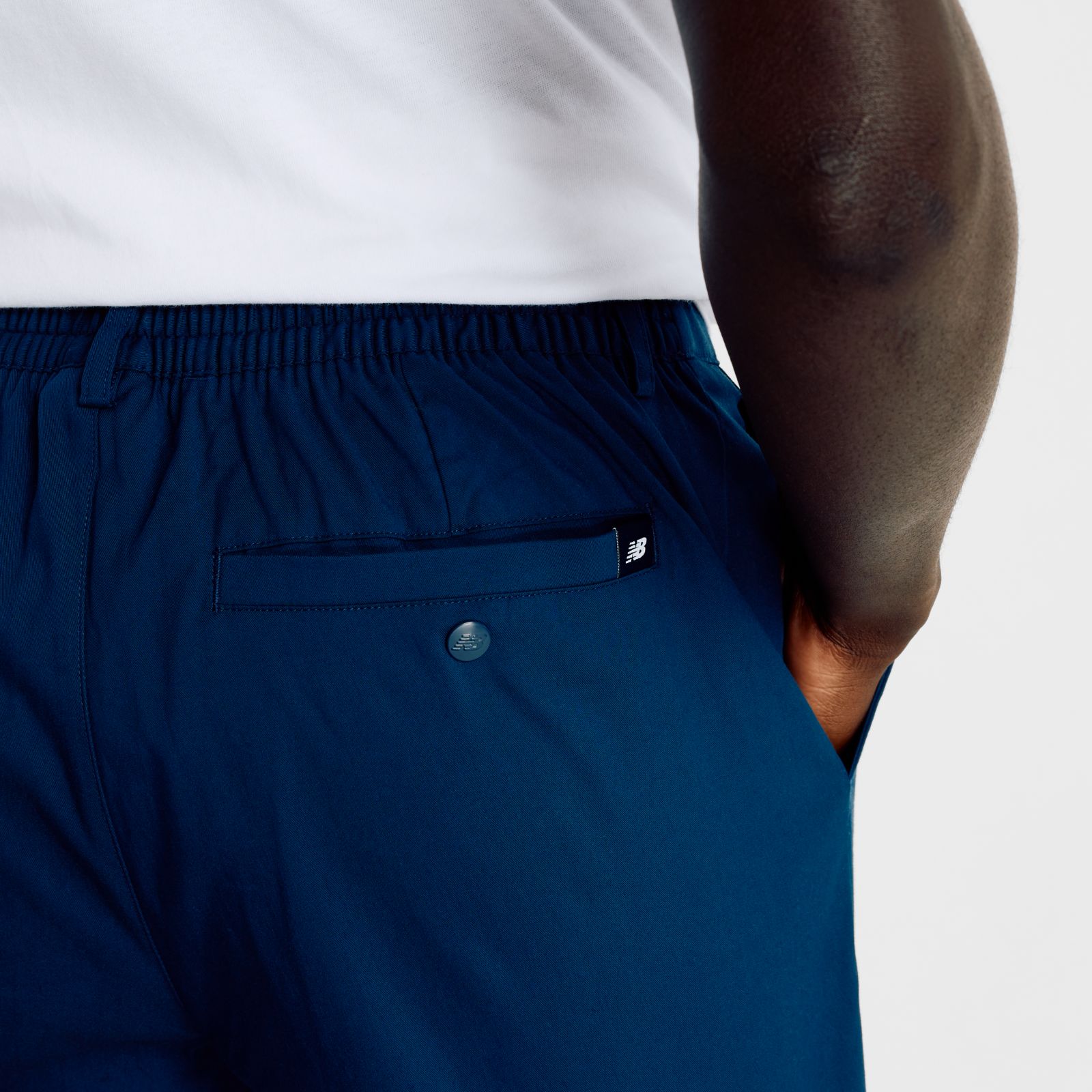Мужские брюки New Balance Athletics Standard Tapered Pant 32" — фото 6