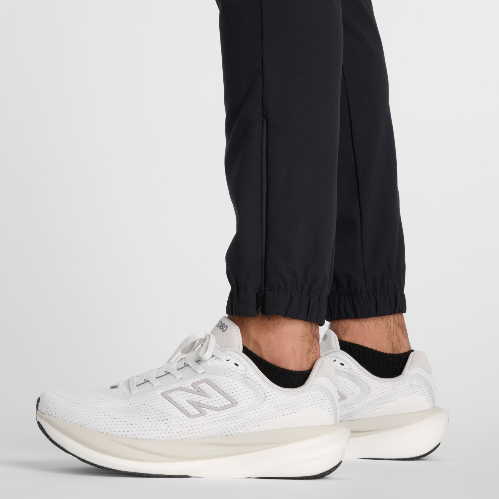 Мужские брюки New Balance AC Jogger — фото 6