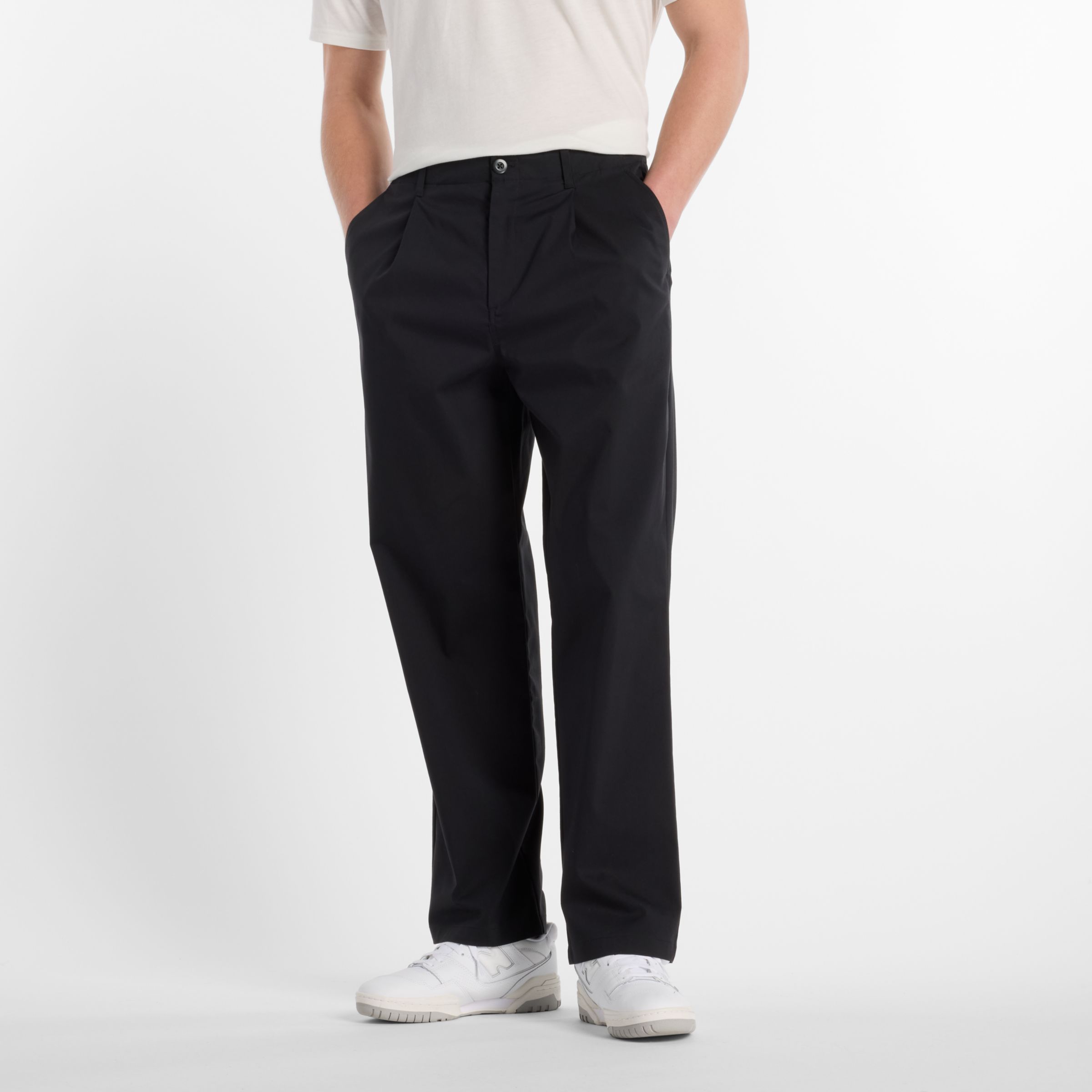 New Balance Uomo Athletics Relaxed Trouser in Nero, Twill di cotone, Taglia M