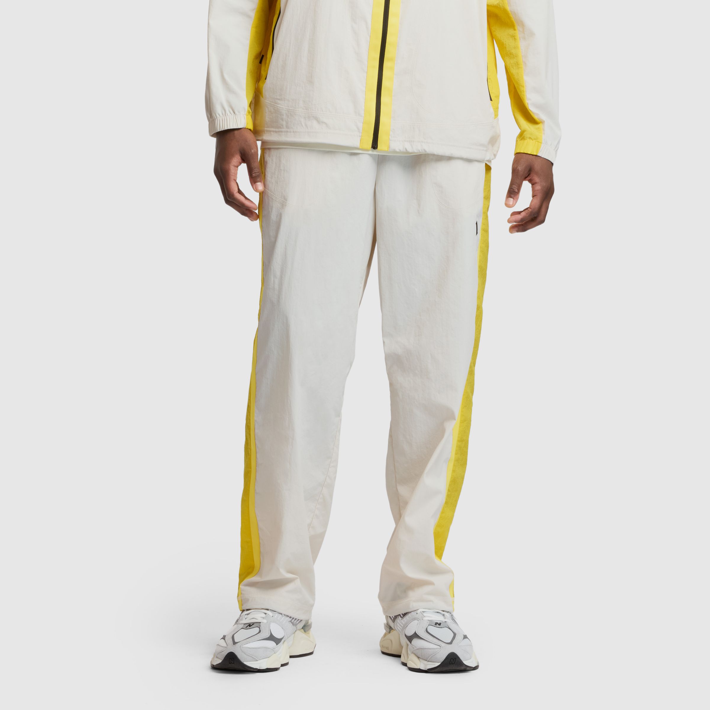 NEW BALANCE MEN'S KLUTCH MEN'S CRINKLE WOVEN PANT 