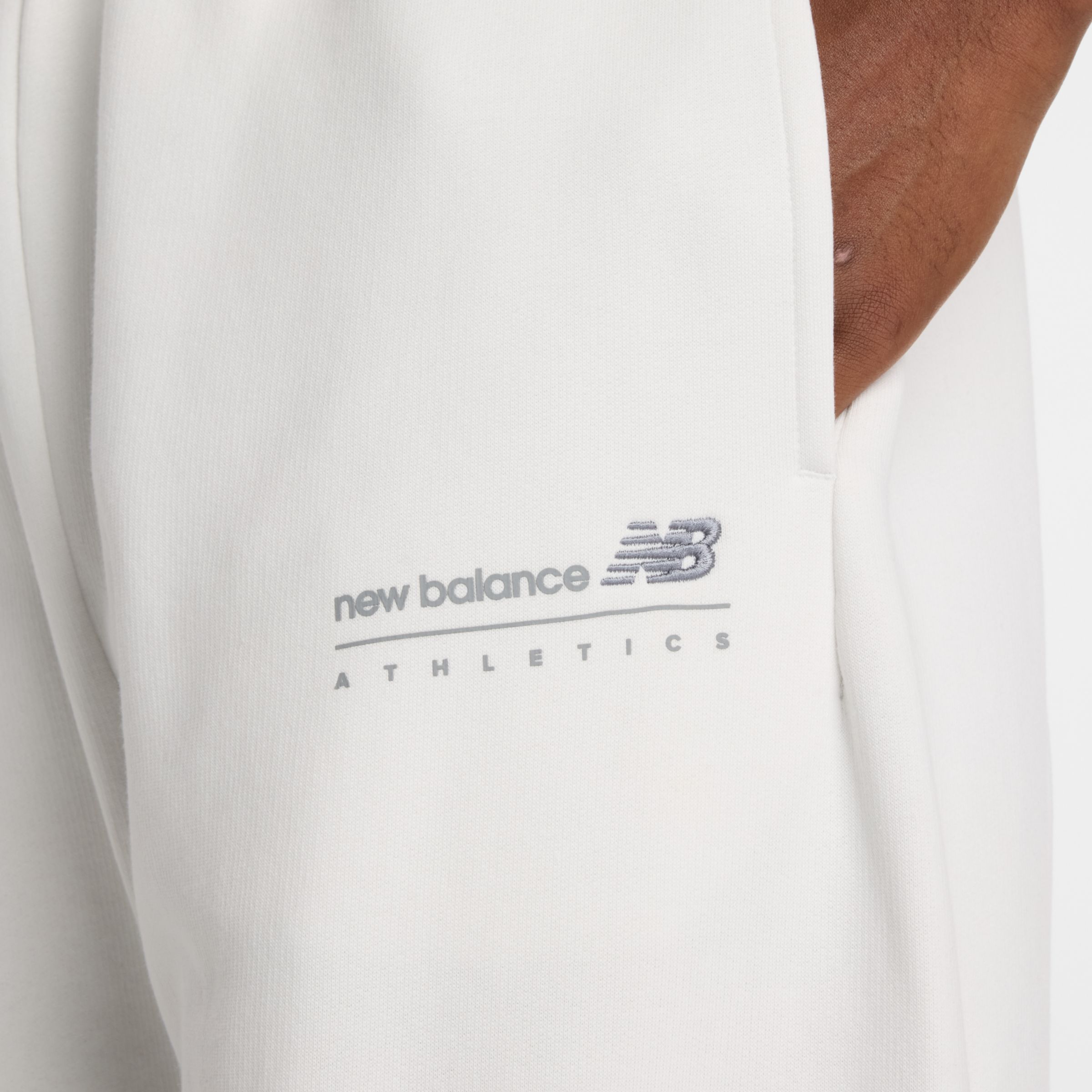 Linear Graphic Fleece Pant
