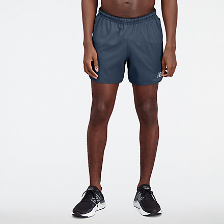 Cedrick is wearing size M and is 6';183cm. Chest: 38";96cm, Waist: 32";81cm, Hips: 40";102cm image number null
