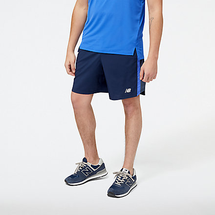 Austin is wearing size M and is 4'12"/152cm. Chest: 34"/86cm, Waist: 30"/76cm, Hips: 32"/81cm image number null