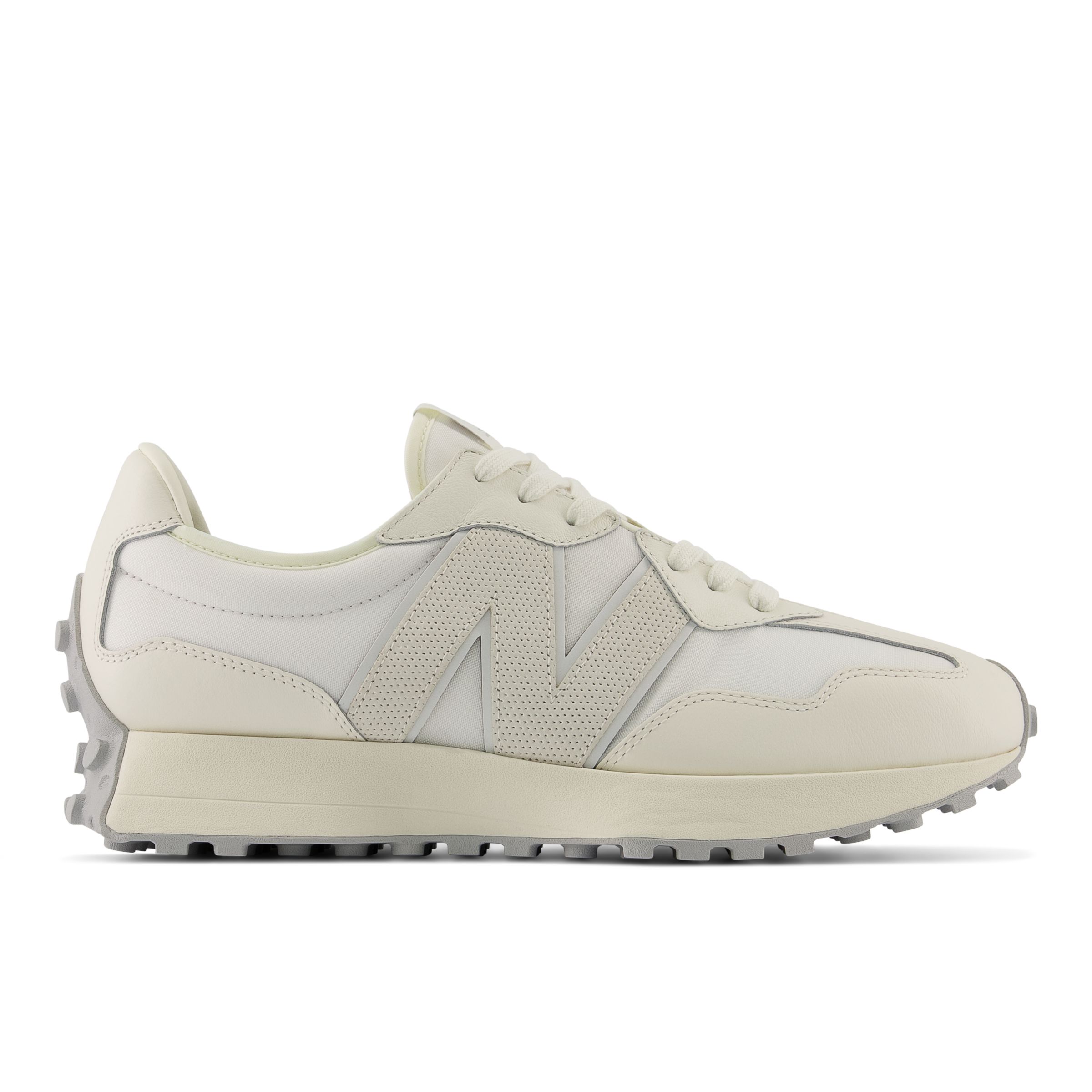 new balance women's 24 v1 sneaker