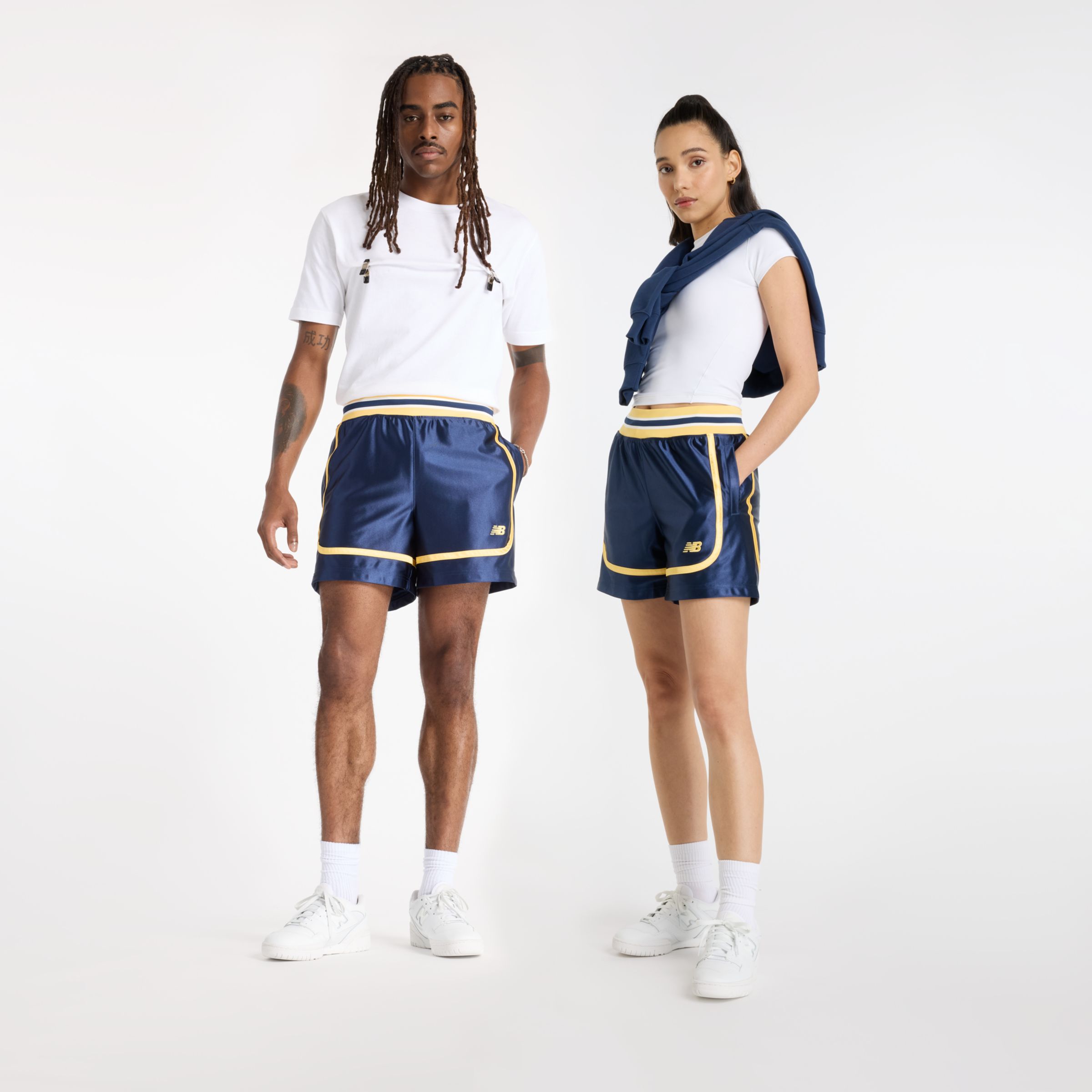 Andrew is wearing size M and is 6'1"/185cm. Chest: 38.75"/98.4cm, Waist: 30"/76cm, Hips: 38.25"/97cm | Cleirys is wearing size S and is 5'10"/178cm. Chest: 35.25"/89.5cm, Waist: 25.75"/65.5cm, Hips: 37.5"/95.25cm