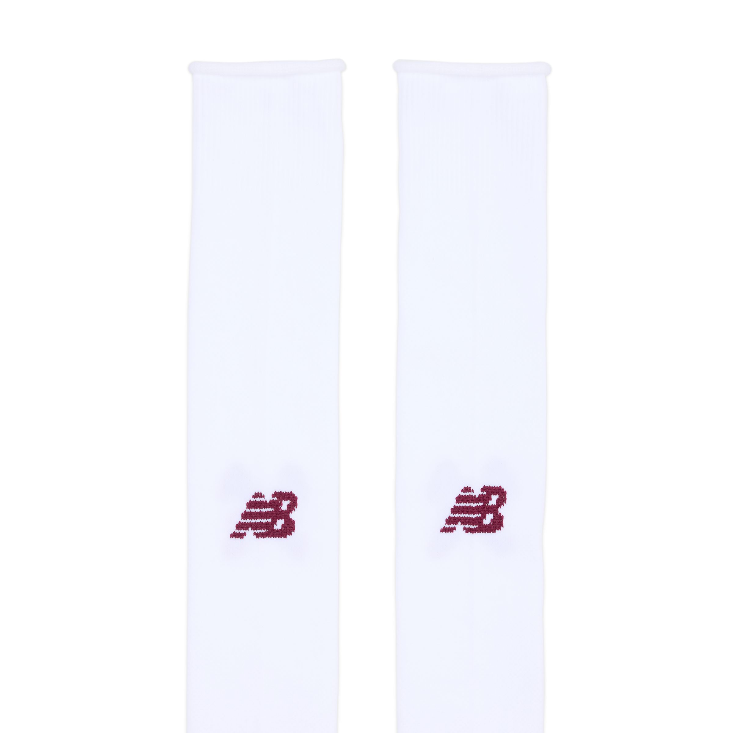 Fall is wearing size M and is 6'/183cm. Chest: 33.5"/85cm, Waist: 26.75"/68cm, Hips: 35"/89cm