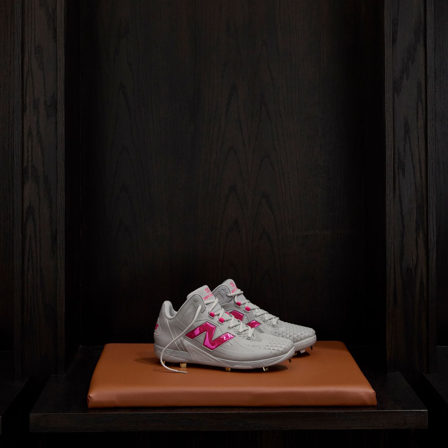Мужские кроссовки New Balance FuelCell Ohtani 1 Mothers Day, цвет: Серый / Розовый — фото 8