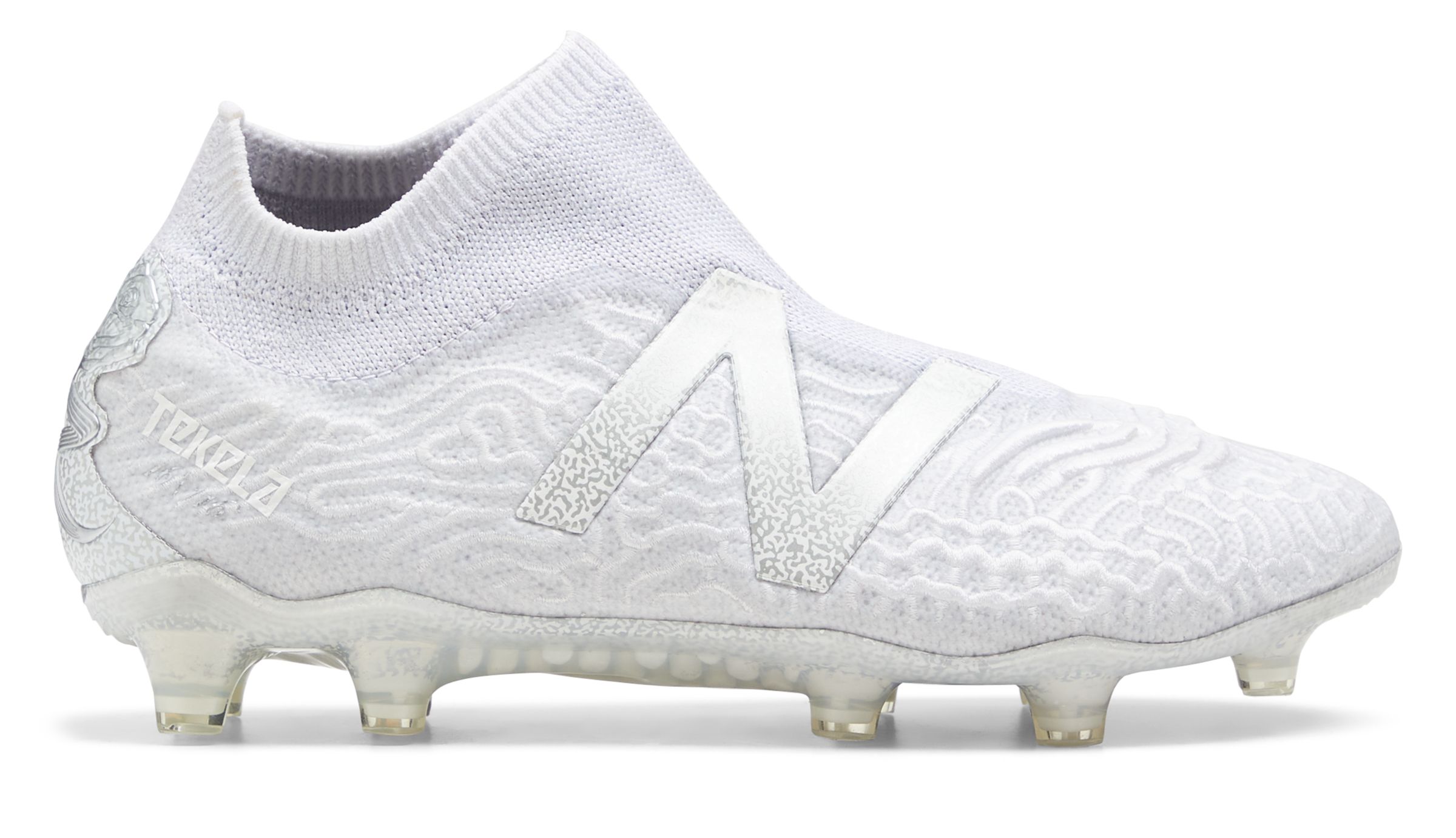 new balance soccer indoor