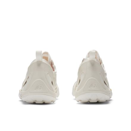 ISSEY MIYAKE x New Balance MT10OV1