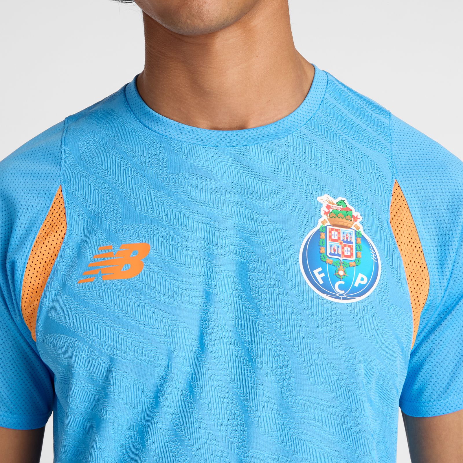 Мужские кроссовки New Balance FC Porto Football Jersey — фото 4